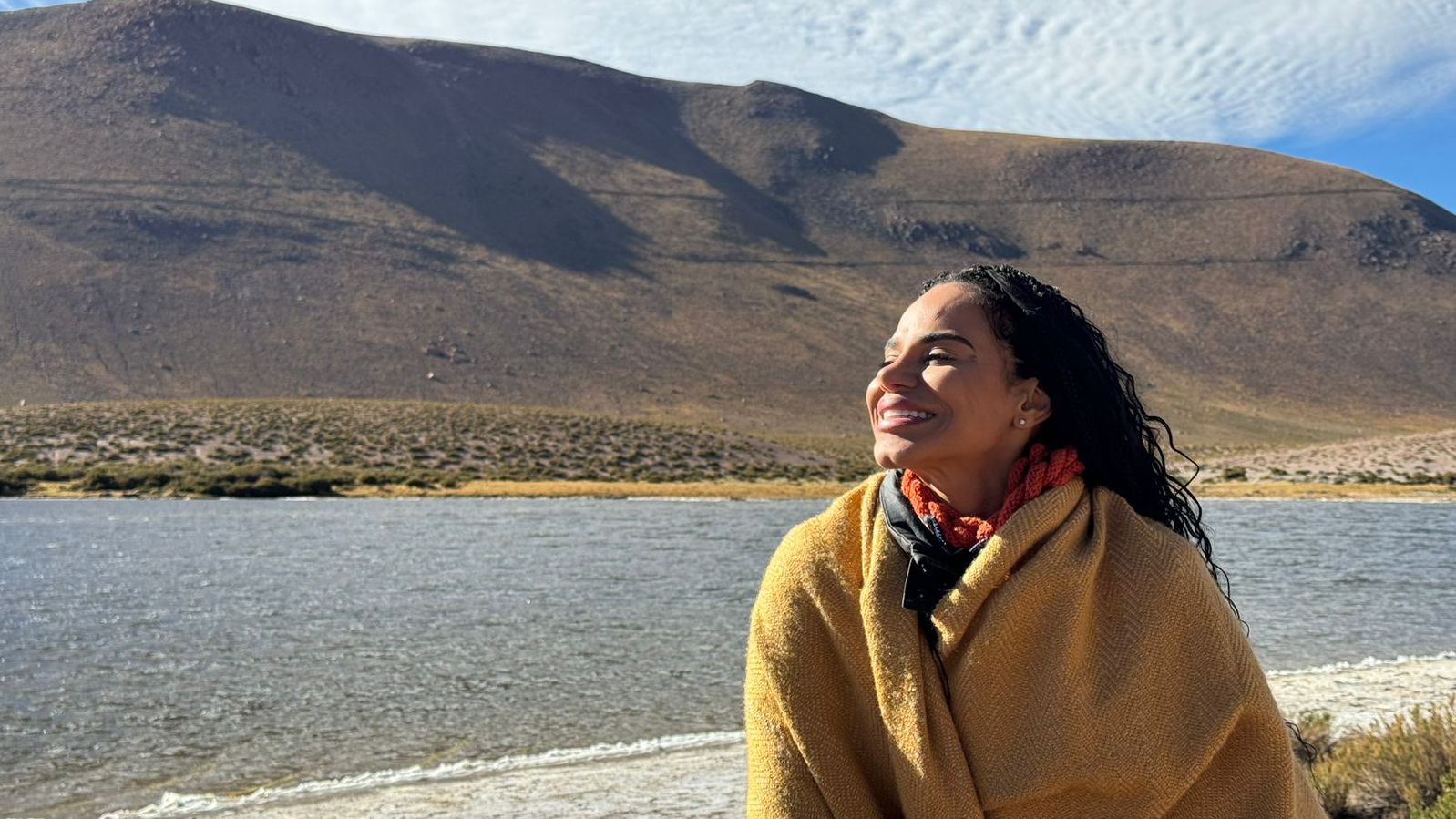 Influenciadora Savia David encara perrengue em viagem de retiro ao Deserto do Atacama: ‘Frio danado’
