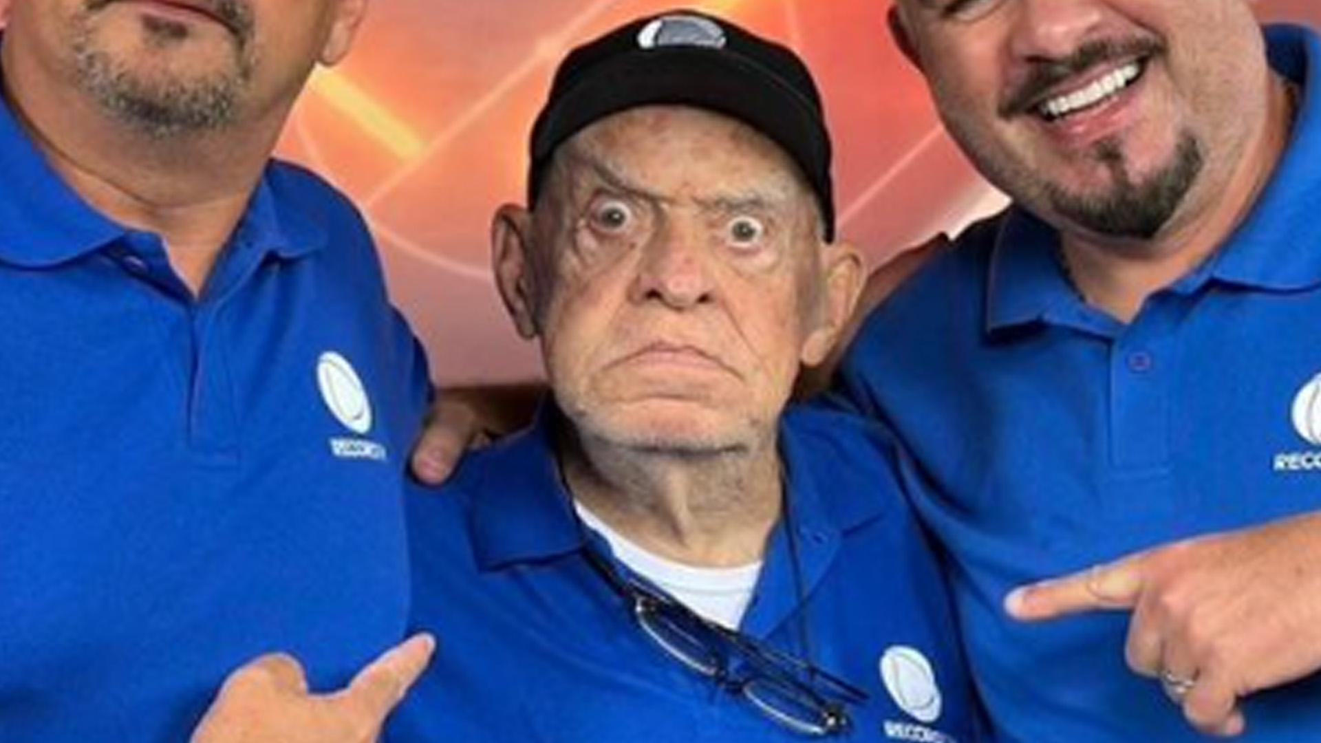 Aos 89 anos, narrador esportivo Silvio Luiz está na UTI em coma induzido