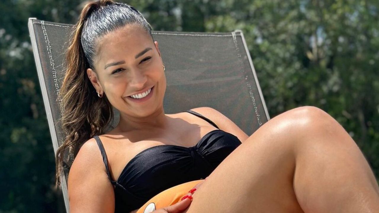 Simone Mendes ostenta e fala sobre compra de jatinho: “Comprei minha asa dura”