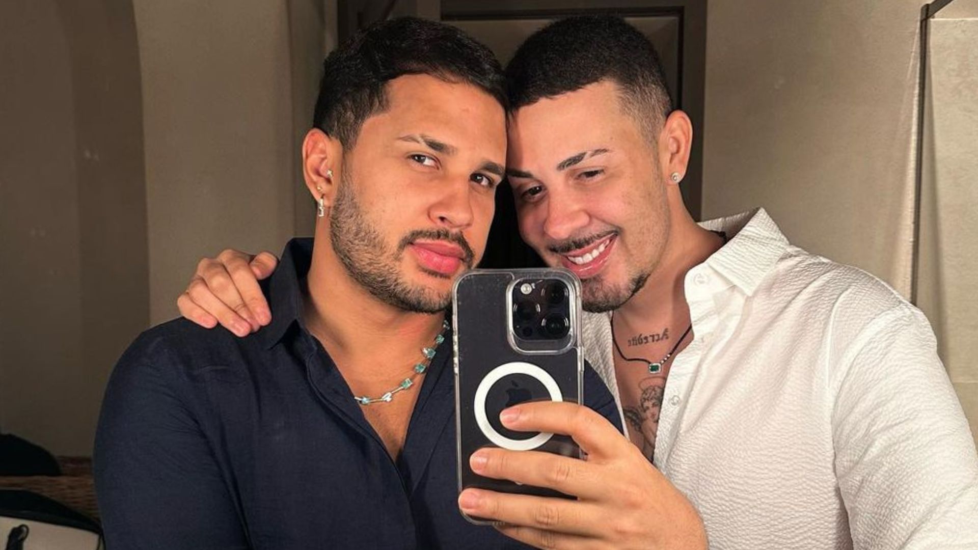 Carlinhos Maia é massacrado após expor foto íntima com marido: “Nojo”