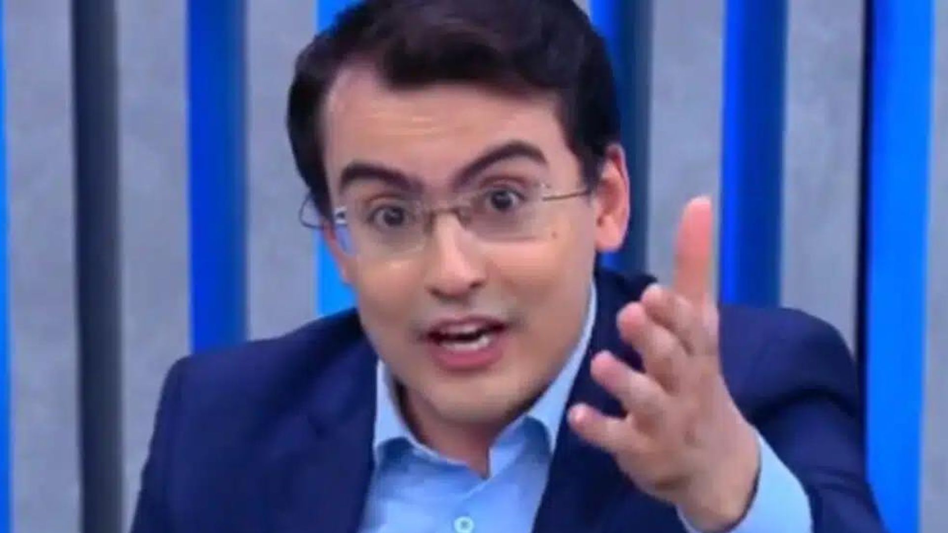 Dudu Camargo se enfurece após ser chamado de “cagão” ao vivo: “Maluca”