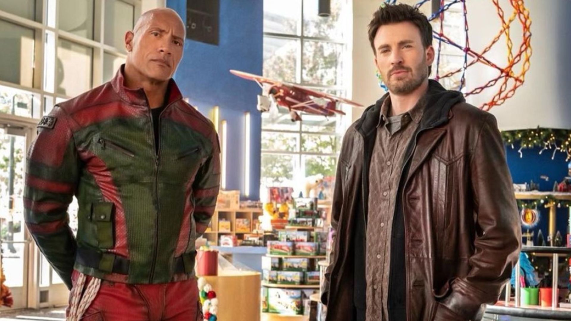 Chris Evans e Dwayne Johnson salvam o Papai Noel no trailer de Operação Natal