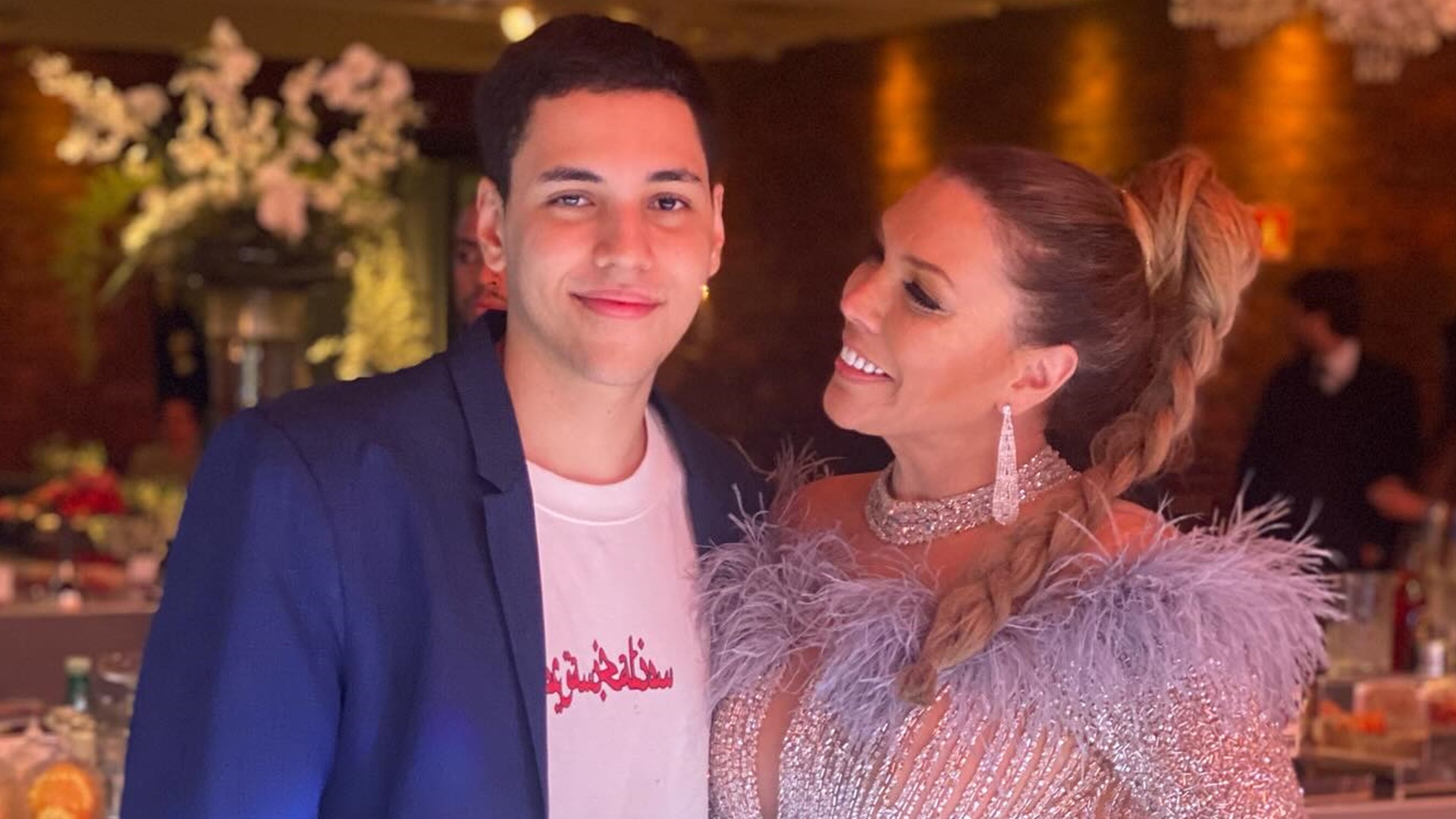 Simony posta homenagem para filho e emociona seguidores: “Me ensinou a amar”