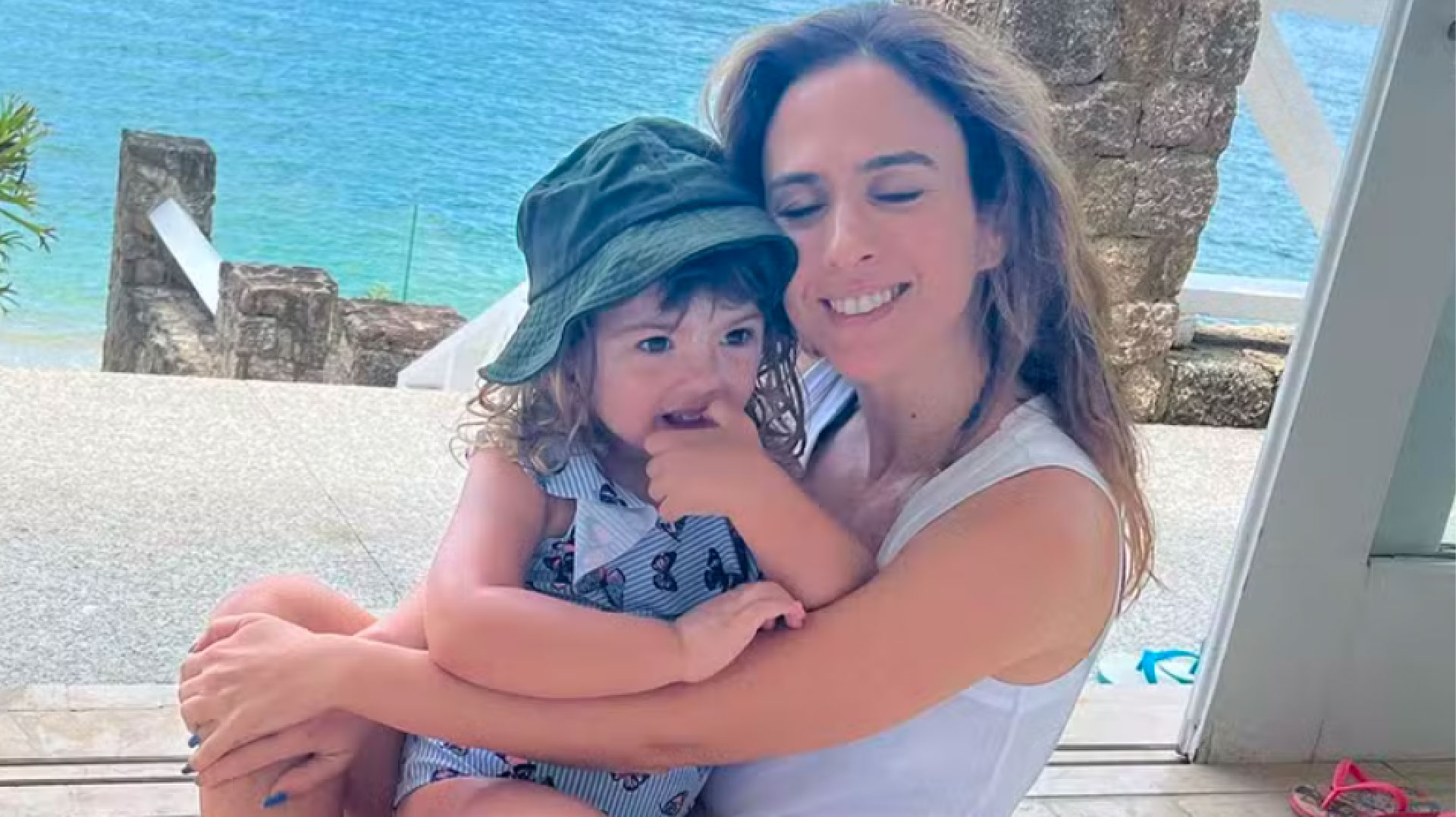 Tatá Werneck alerta pais sobre a importância do exame do pezinho: “Salva”