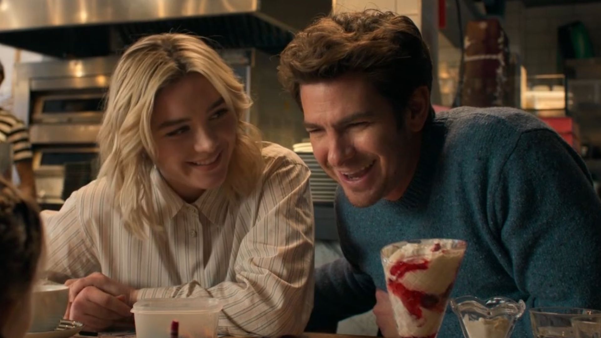 Andrew Garfield e Florence Pugh vivem romance trágico no trailer de Todo Tempo que Temos