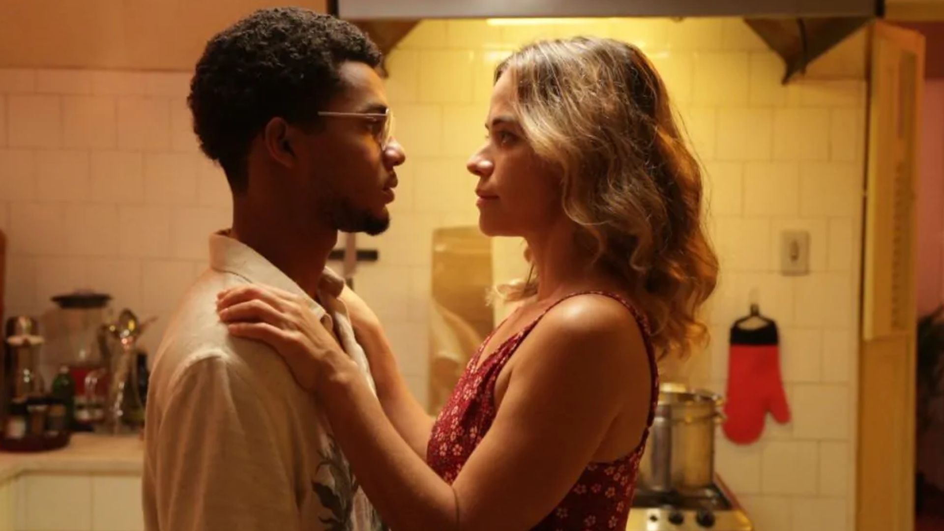 De Pai Para Filho, filme estrelado por Juan Paiva, ganha trailer e data de estreia