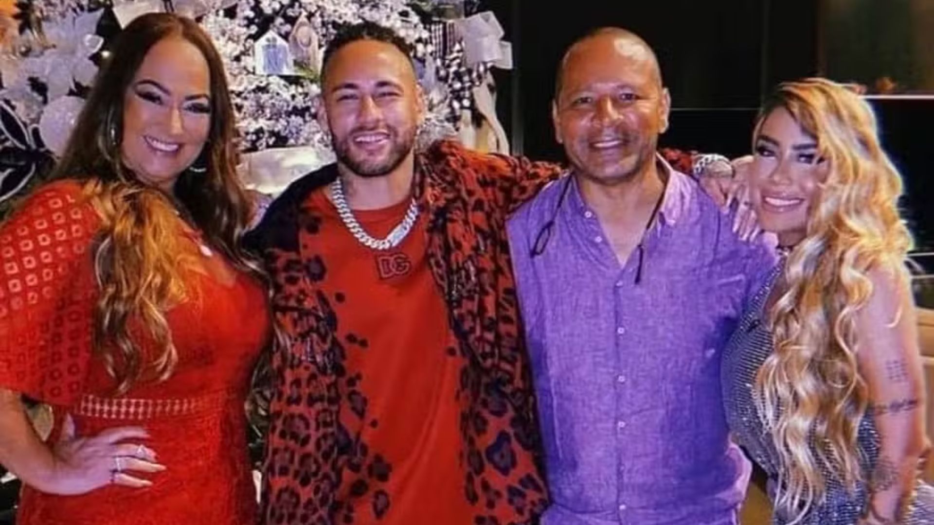 Devendo hospital e calote: Família de Neymar cria montanha de dívidas milionárias