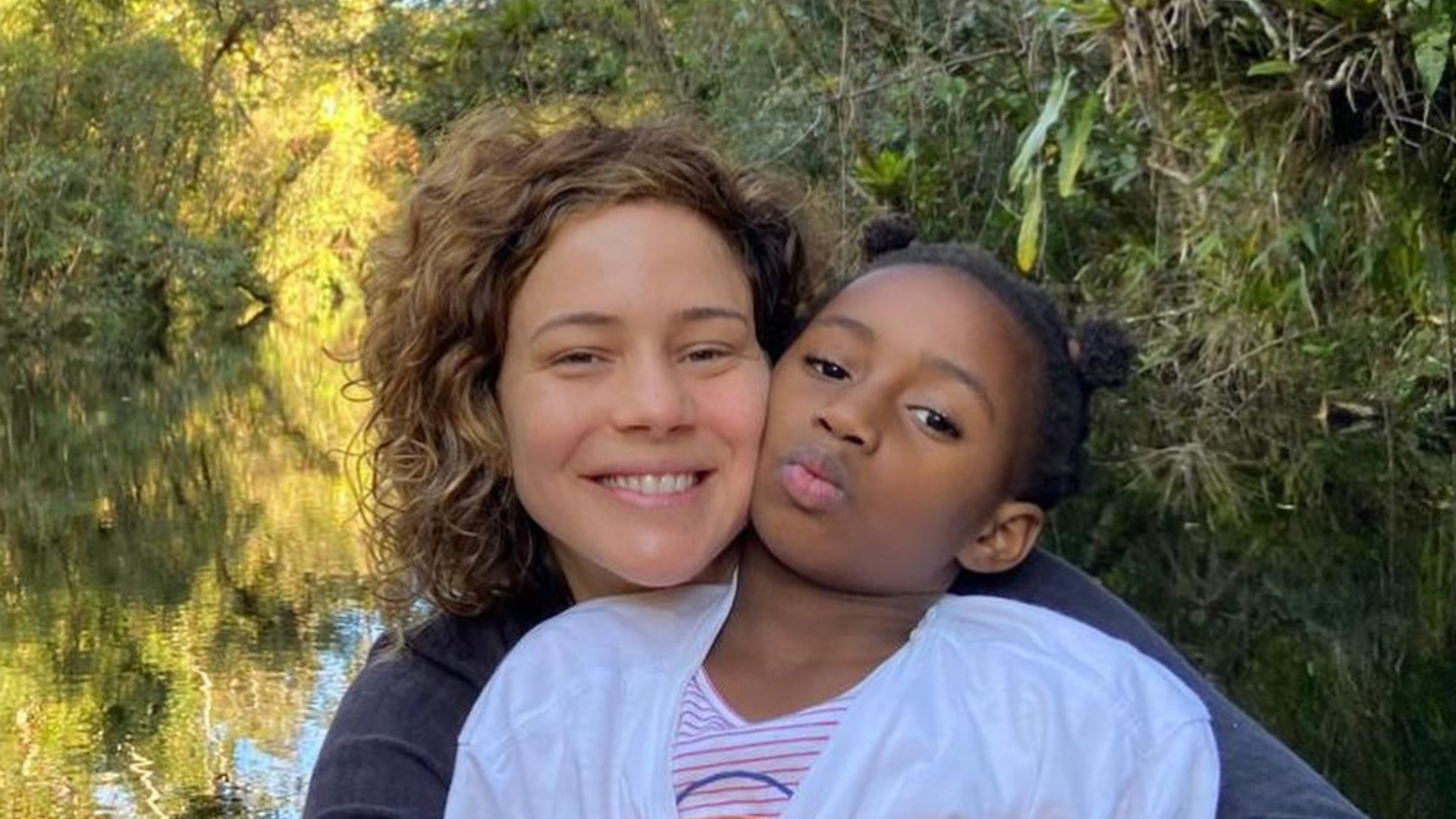 Leandra Leal encanta ao se declarar à filha no aniversário: “Me fez”