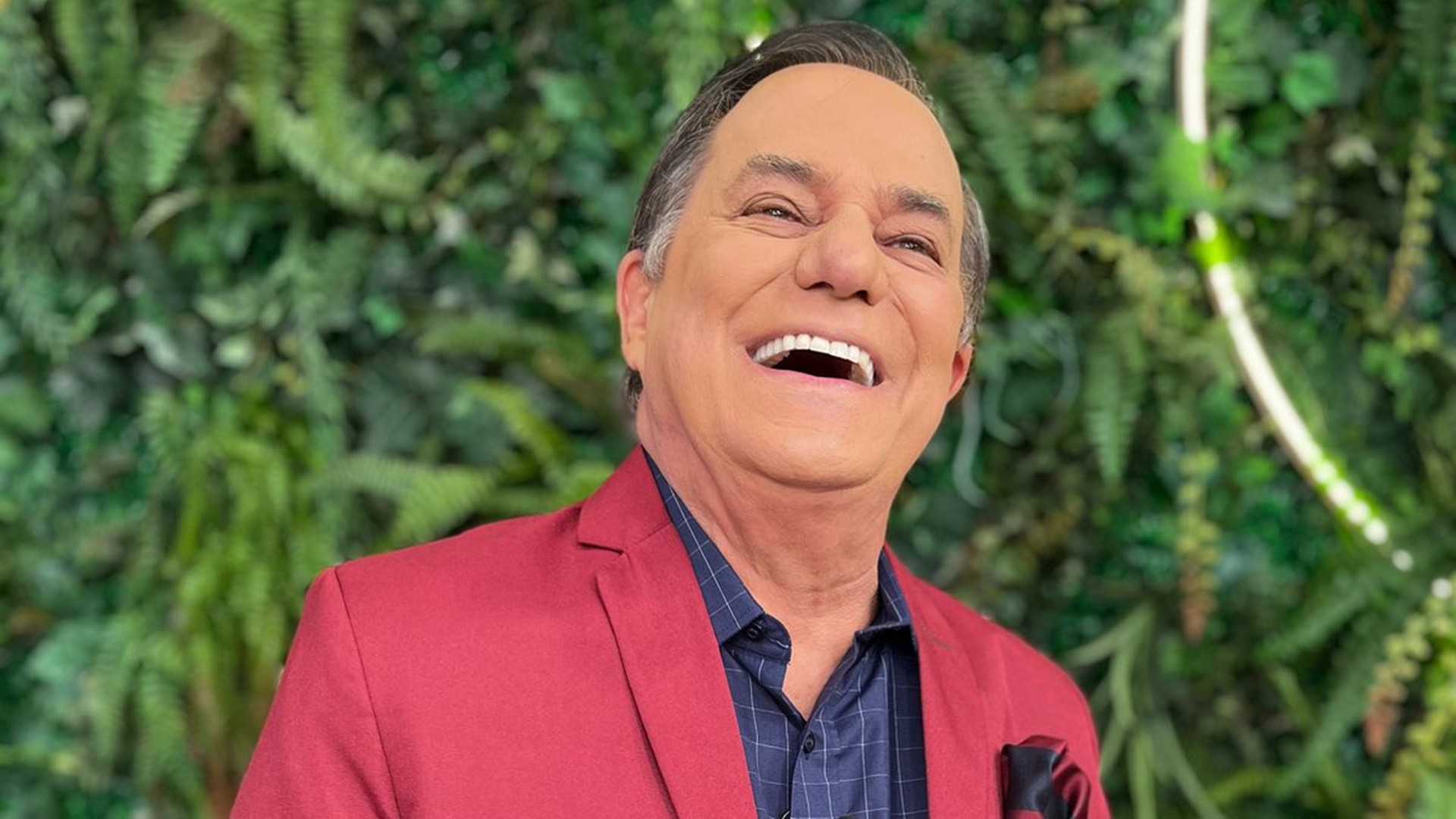 Ronnie Von chega aos 80 anos e abre o jogo sobre plásticas: “Sou muito comum”