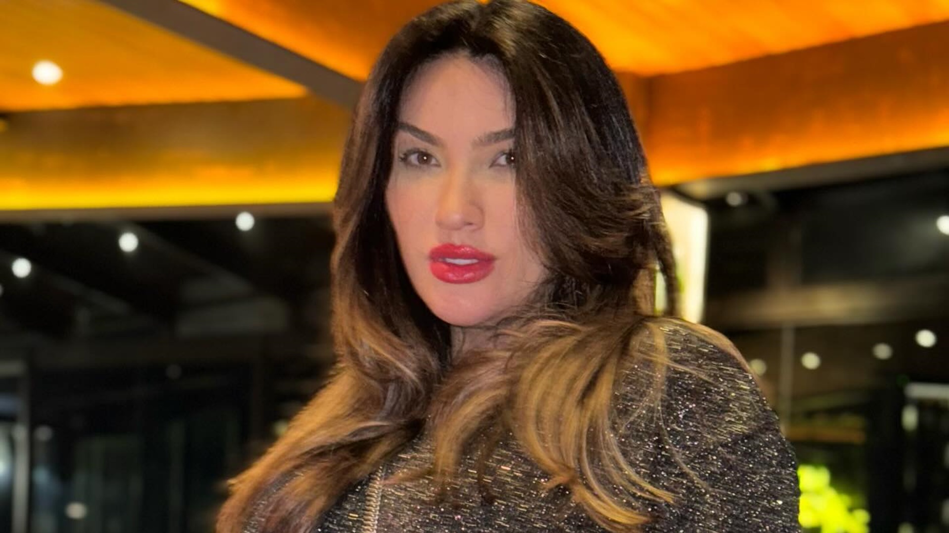 Thayse Teixeira assina contrato com emissora após problema de saúde: ‘Honrada’