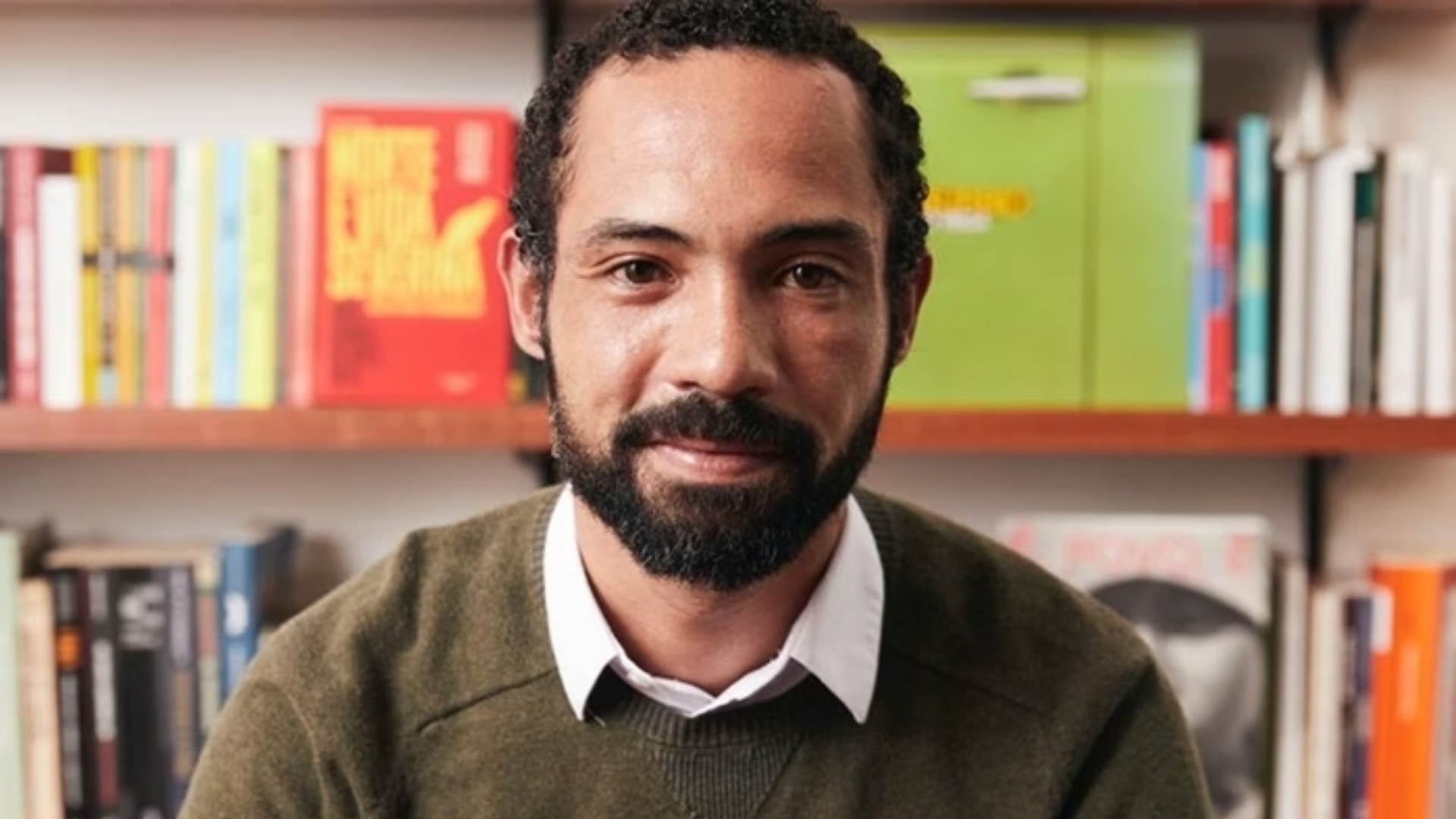 Aos 40 anos, Silvio Guindane, ator da Globo, é internado às pressas no Rio