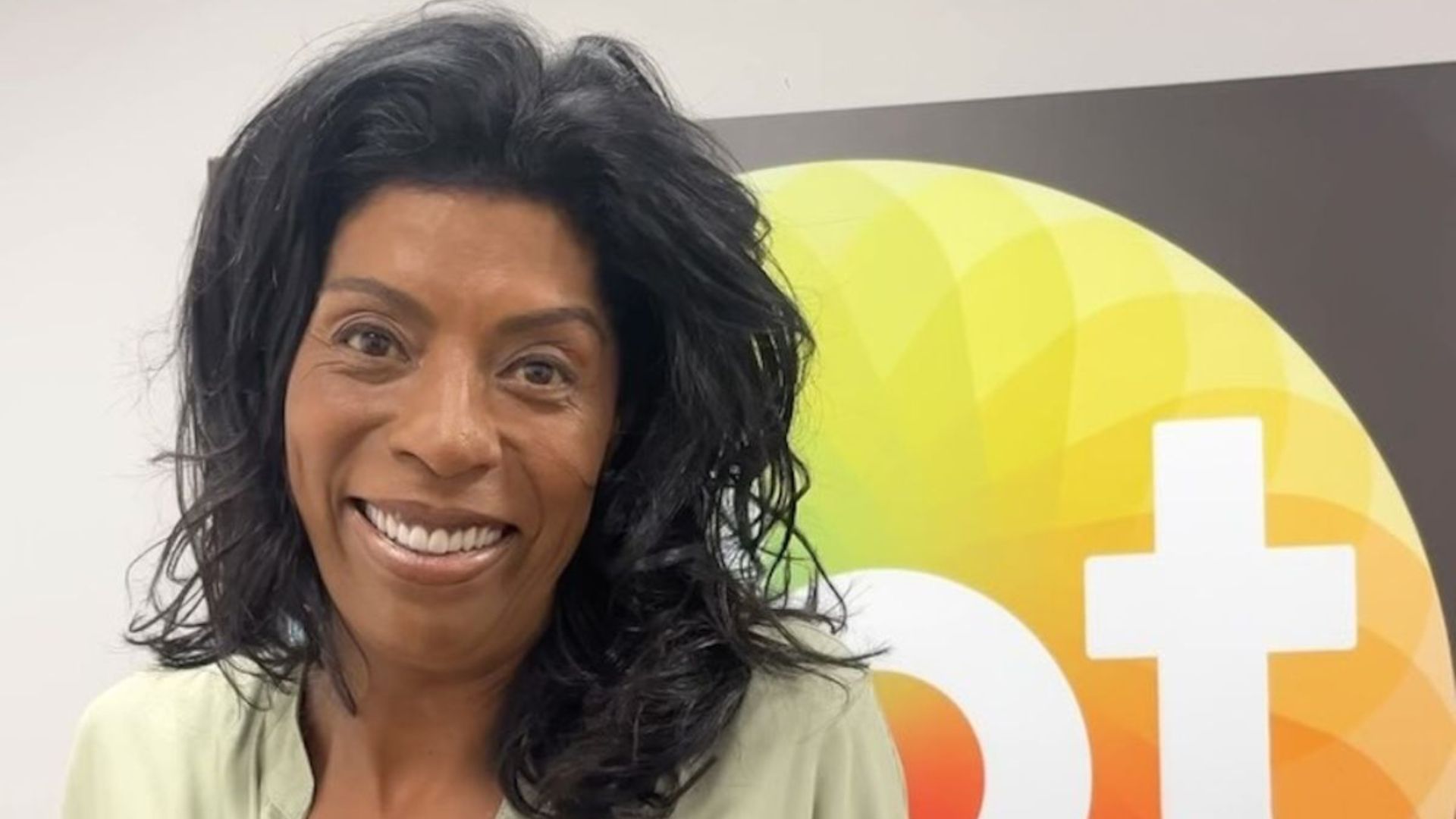 Marcia Fu tem internação adiada e segue afastada do trabalho no SBT