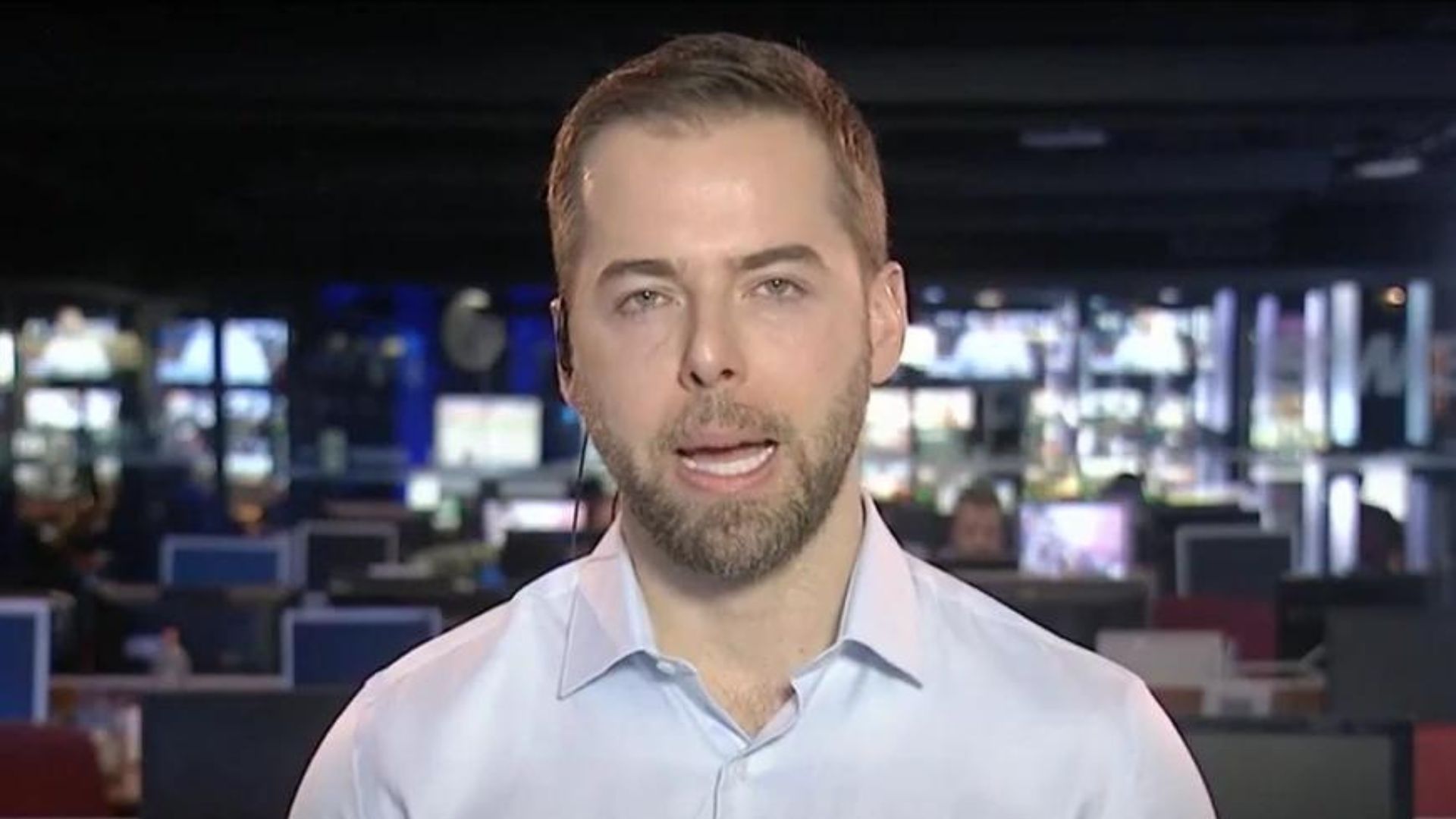 Ex-apresentador processa CNN Brasil por excesso de trabalho e pede R$ 1,3 milhão de indenização