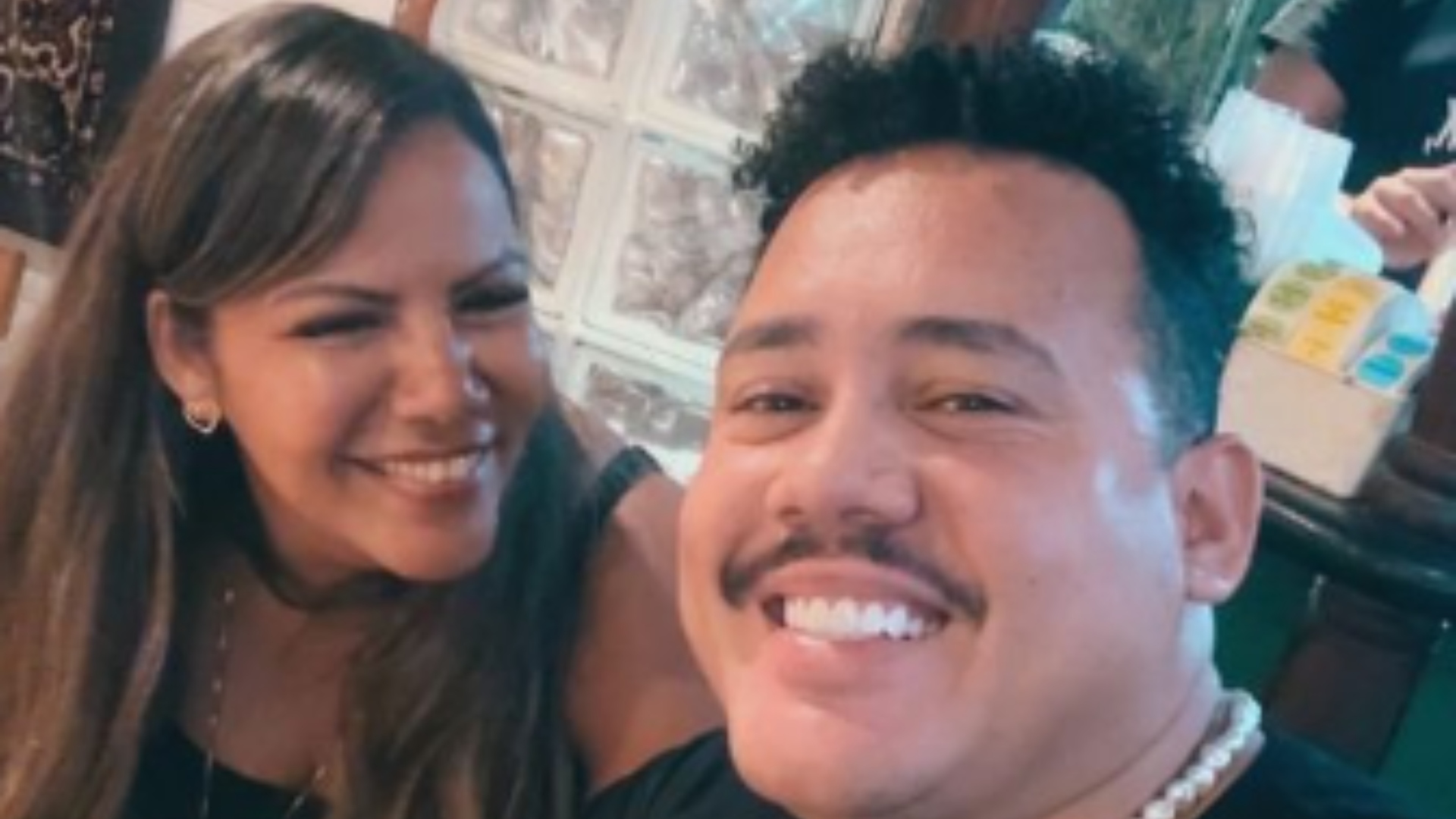 Tá rolando! Lucas Buda e Mani Reggo vivem romance às escondidas, diz colunista