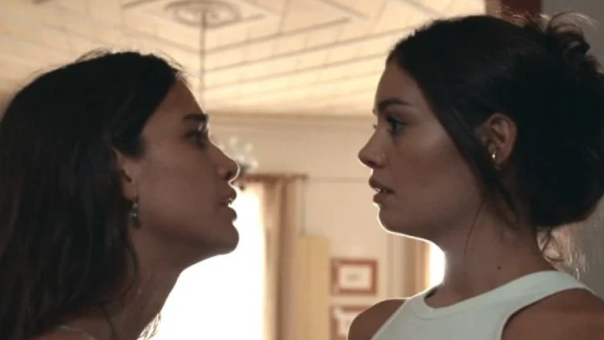 Renascer: Eliana abre o jogo para Mariana sobre quem é o pai do seu filho