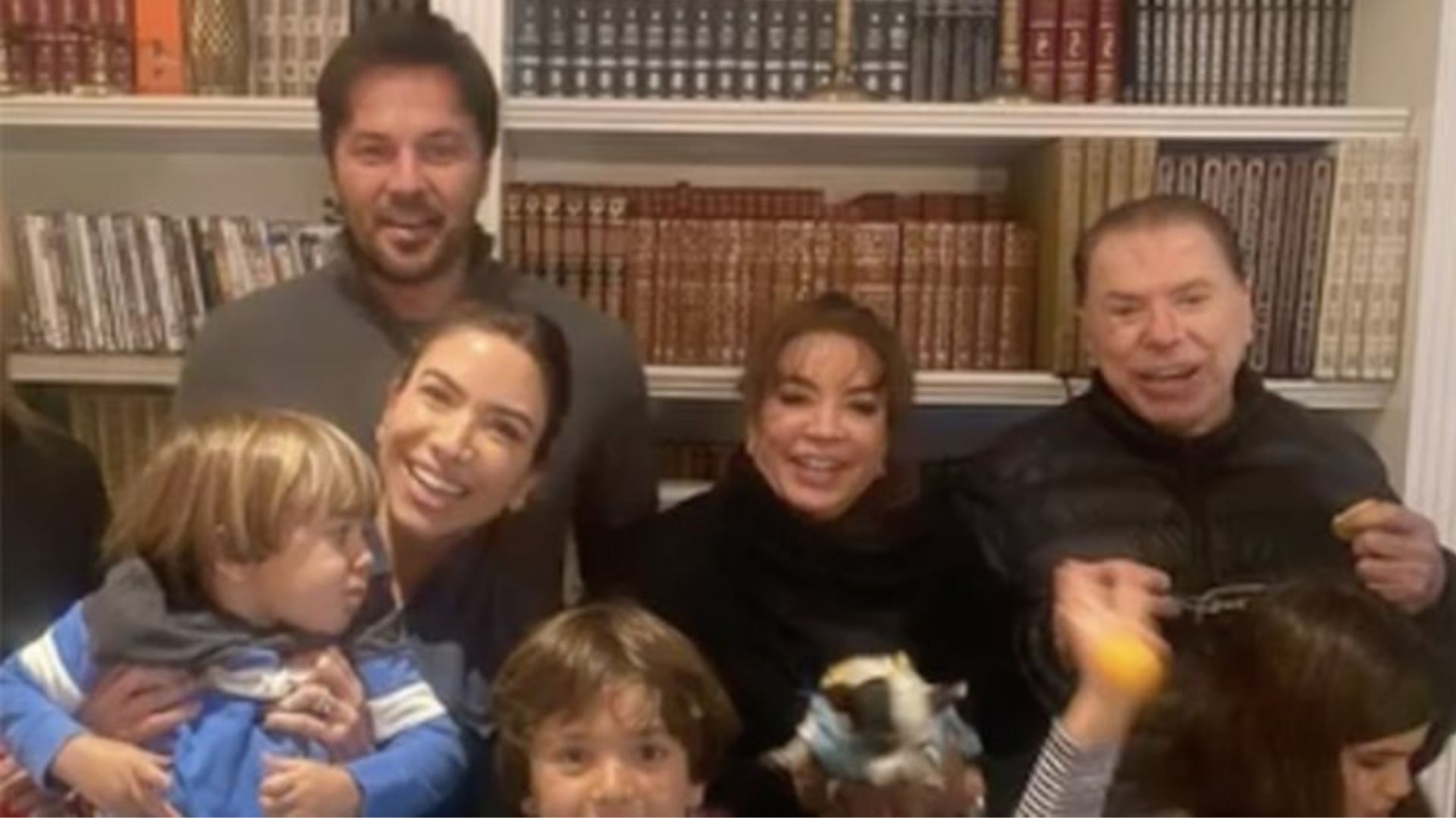 Marido de Patrícia Abravanel registra despedida comovente de Silvio Santos