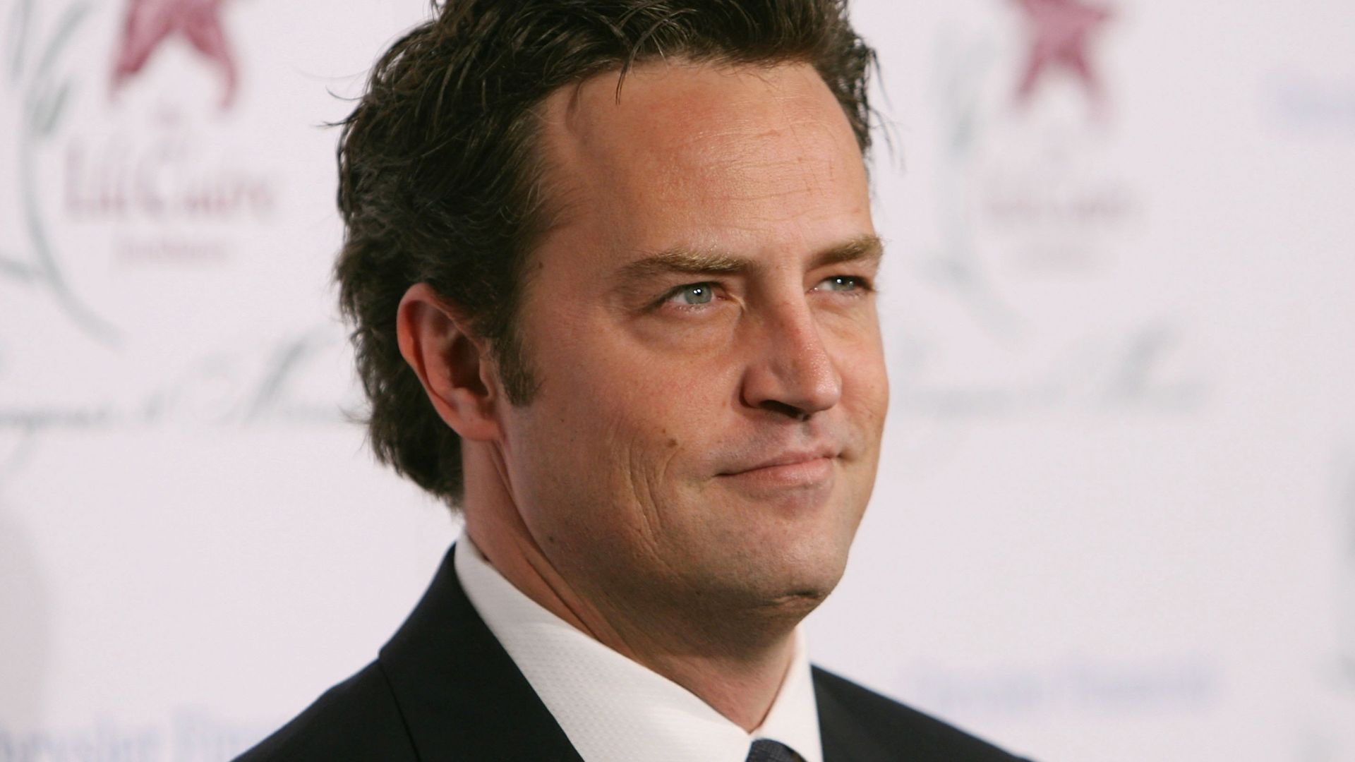 Médico e traficante são presos em investigação sobre a morte de Matthew Perry