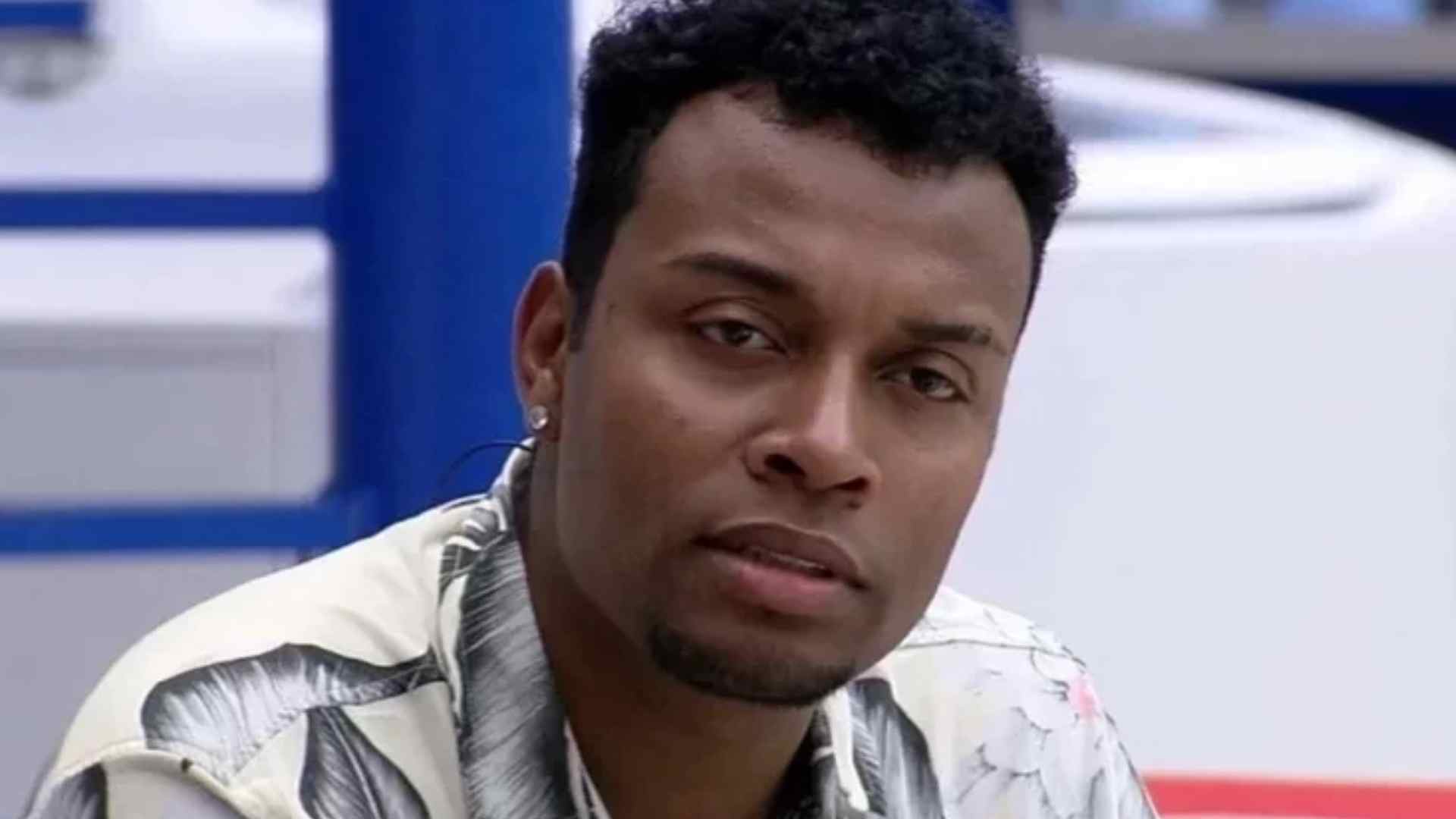 Irreconhecível! Ex-BBB Nego Di mostra antes e depois chocante após perder 30kg
