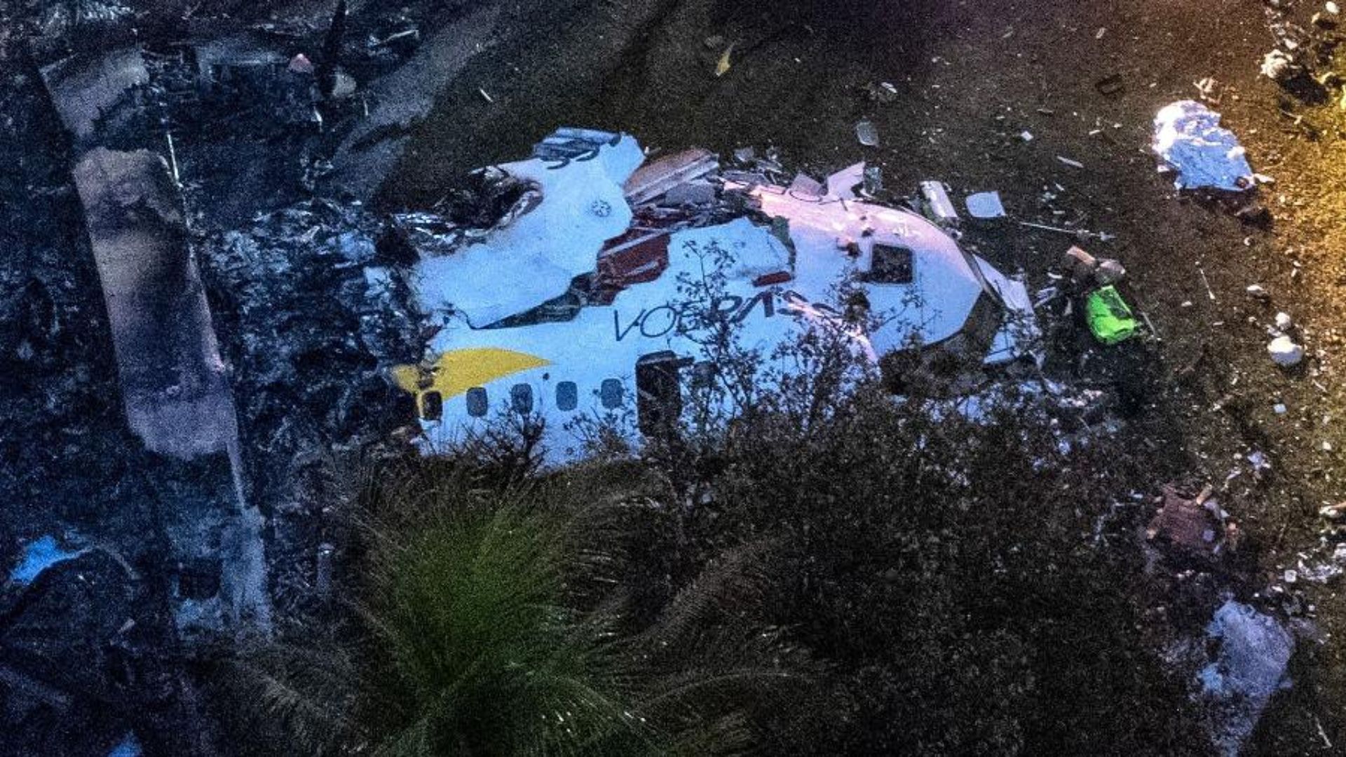 Tristeza! Marido de uma das vítimas foi barrado do local em que o avião caiu