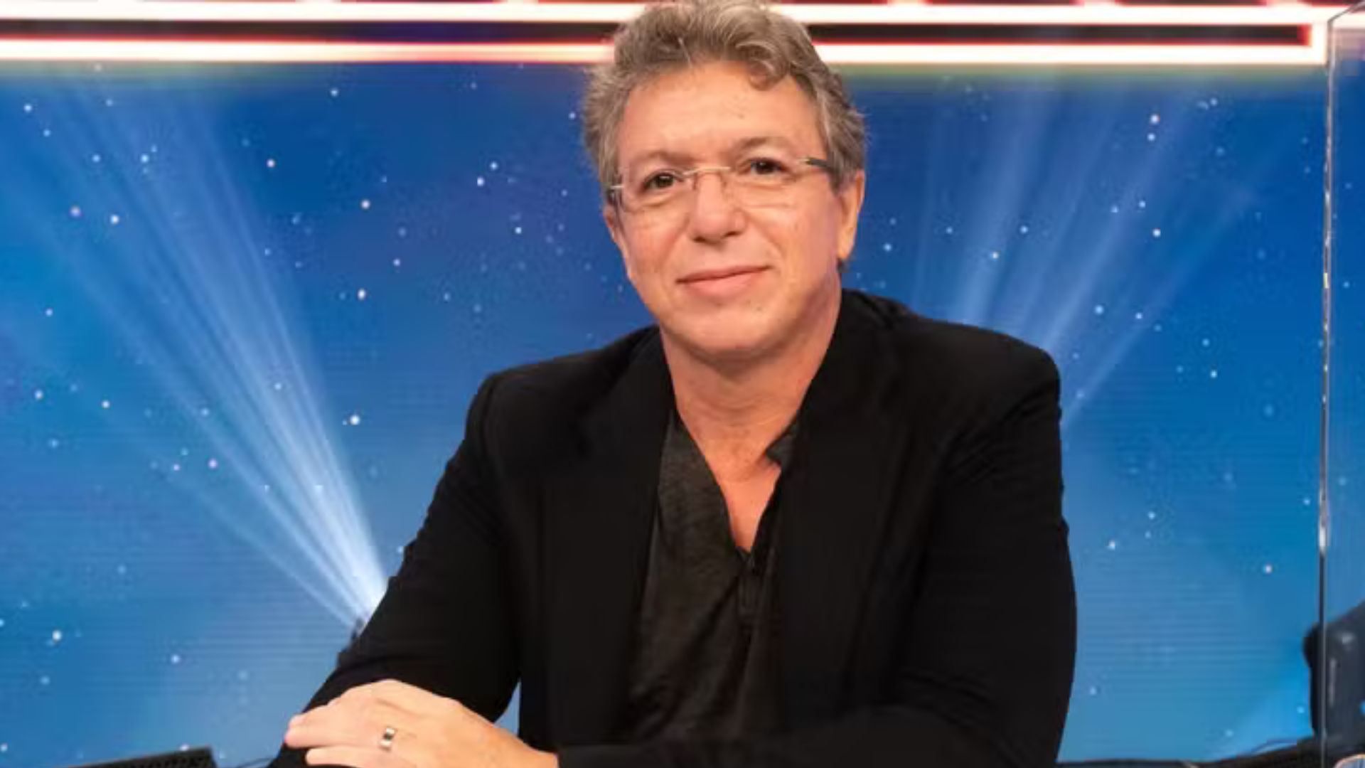 Novo emprego? Boninho comemora audiência de emissora concorrente da Globo