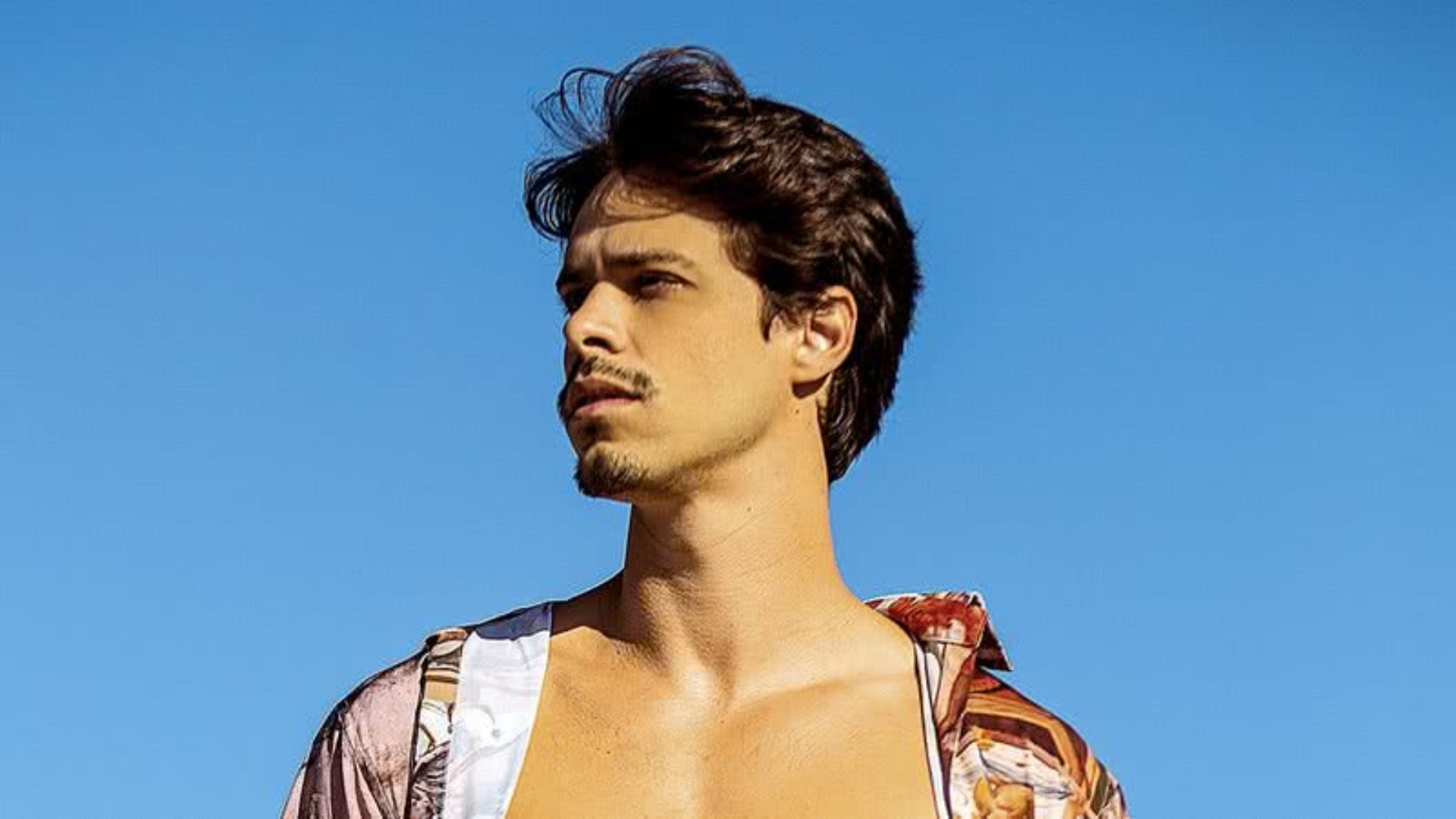 Carreira no humor e lado nerd: confira 15 curiosidades de Caio Vegatti