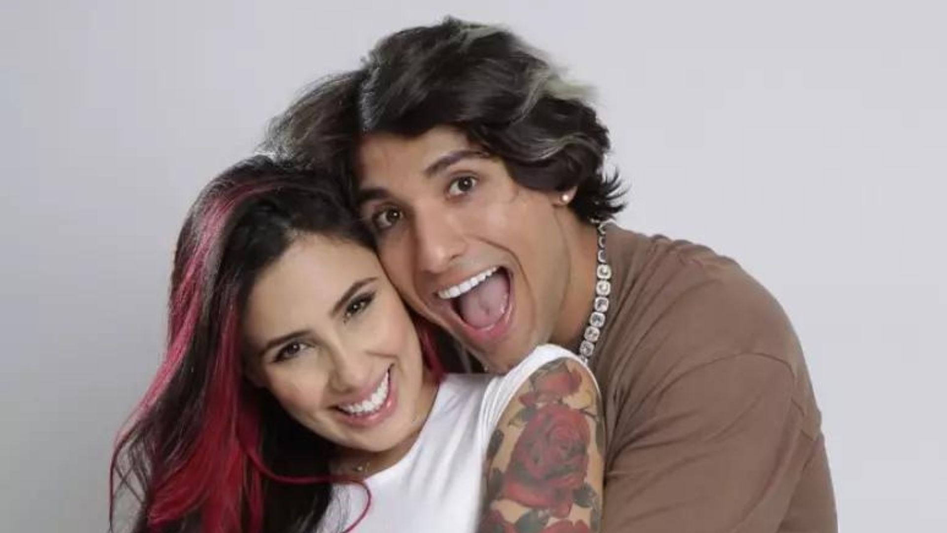 Alicia X rasga o verbo sobre entrada do ex-namorado que a traiu em A Fazenda 16: “Trágico”