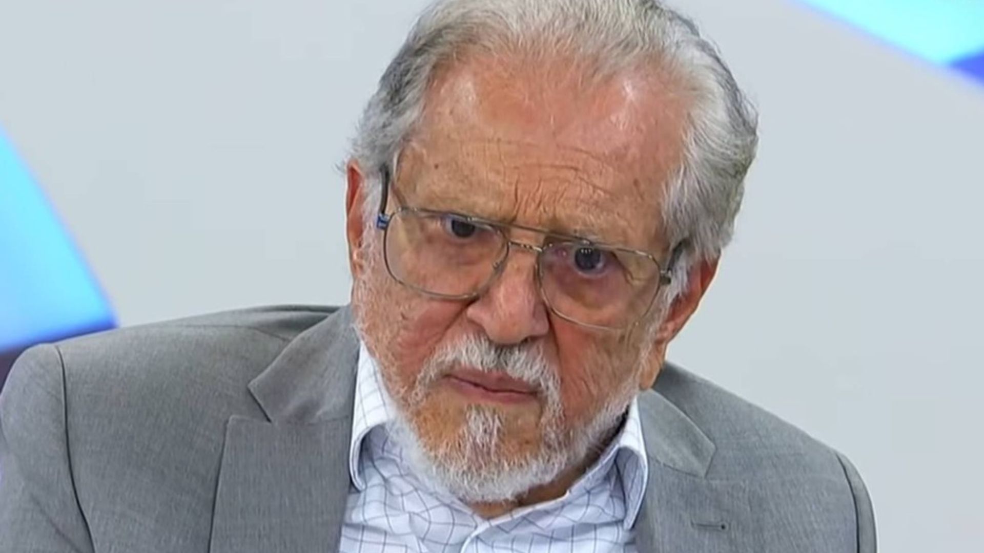 Carlos Alberto de Nóbrega maltrata e xinga fã na pré-estreia do filme Silvio; assista