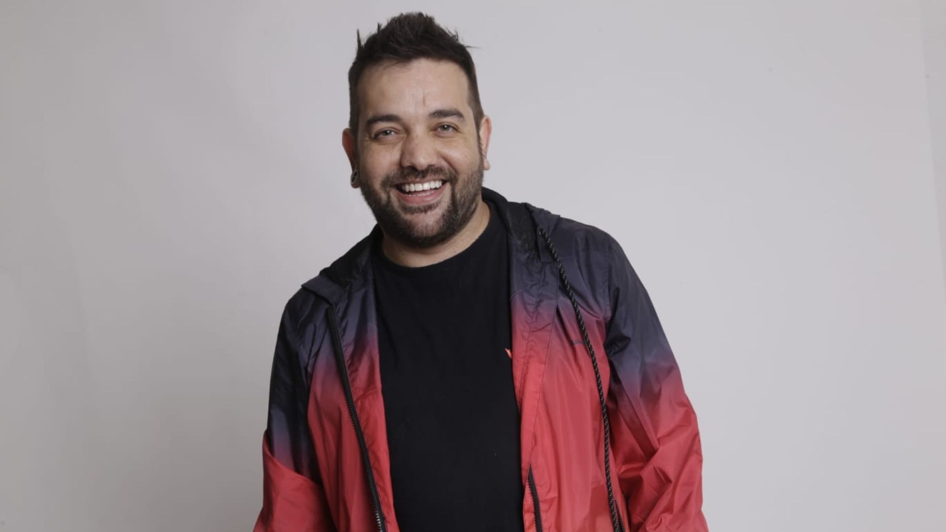 Sander Mecca vira chef de cozinha após vício e prisão: “Conheci o inferno usando drogas”