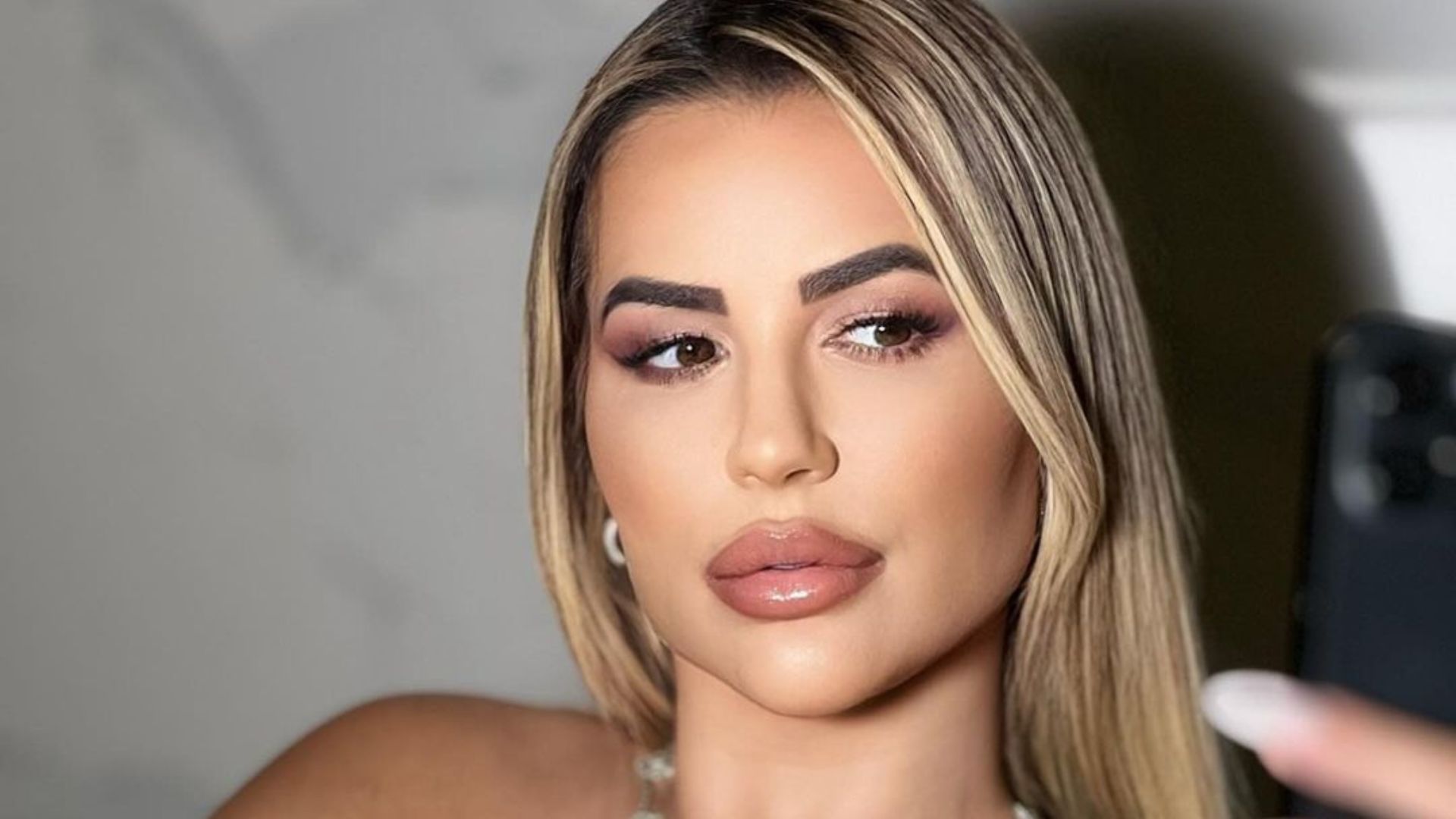 Deolane Bezerra ganha mais de 1 milhão de seguidores durante prisão: entenda