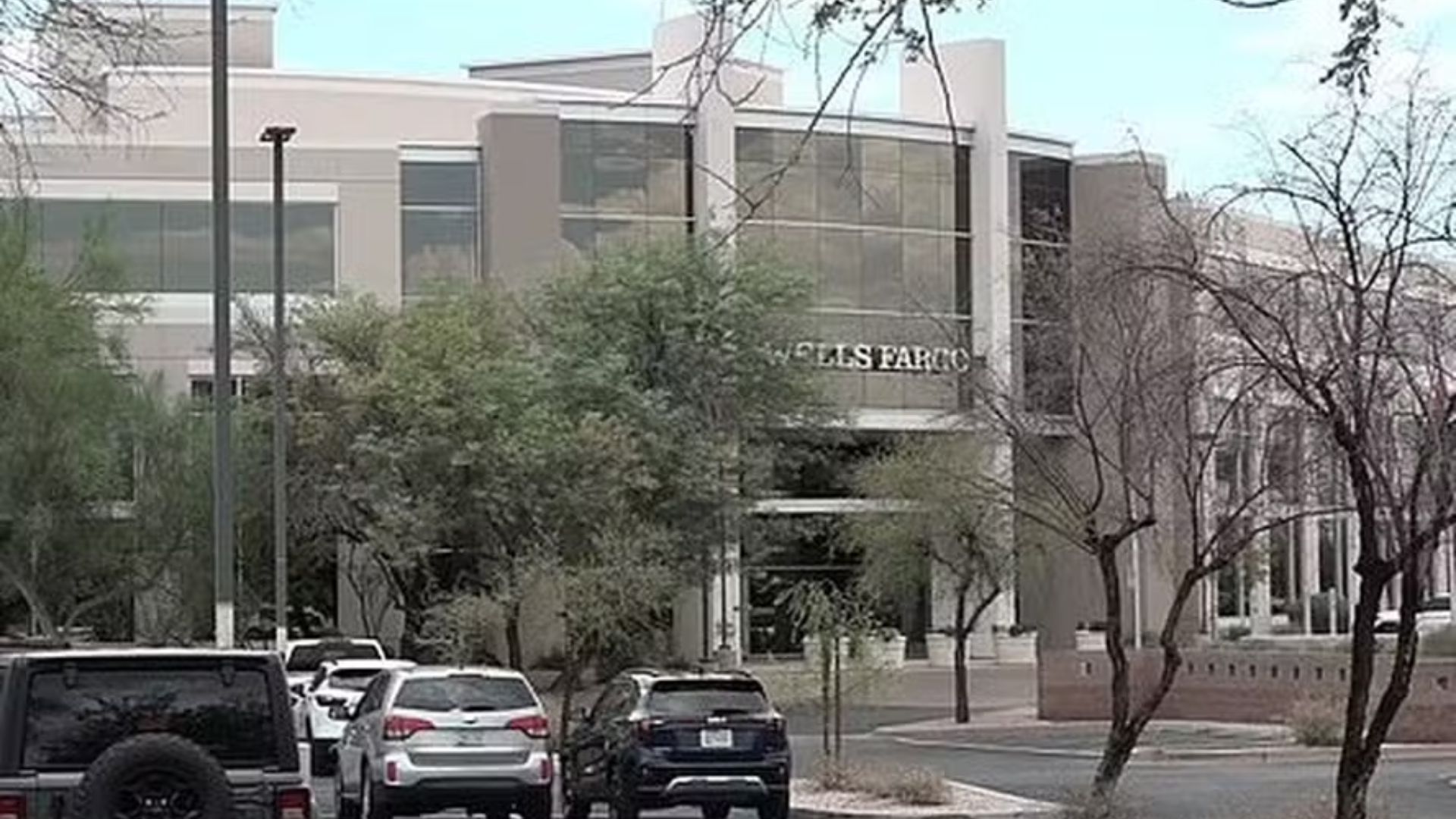 Funcionária de banco é encontrada morta em sua mesa após quatro dias: entenda