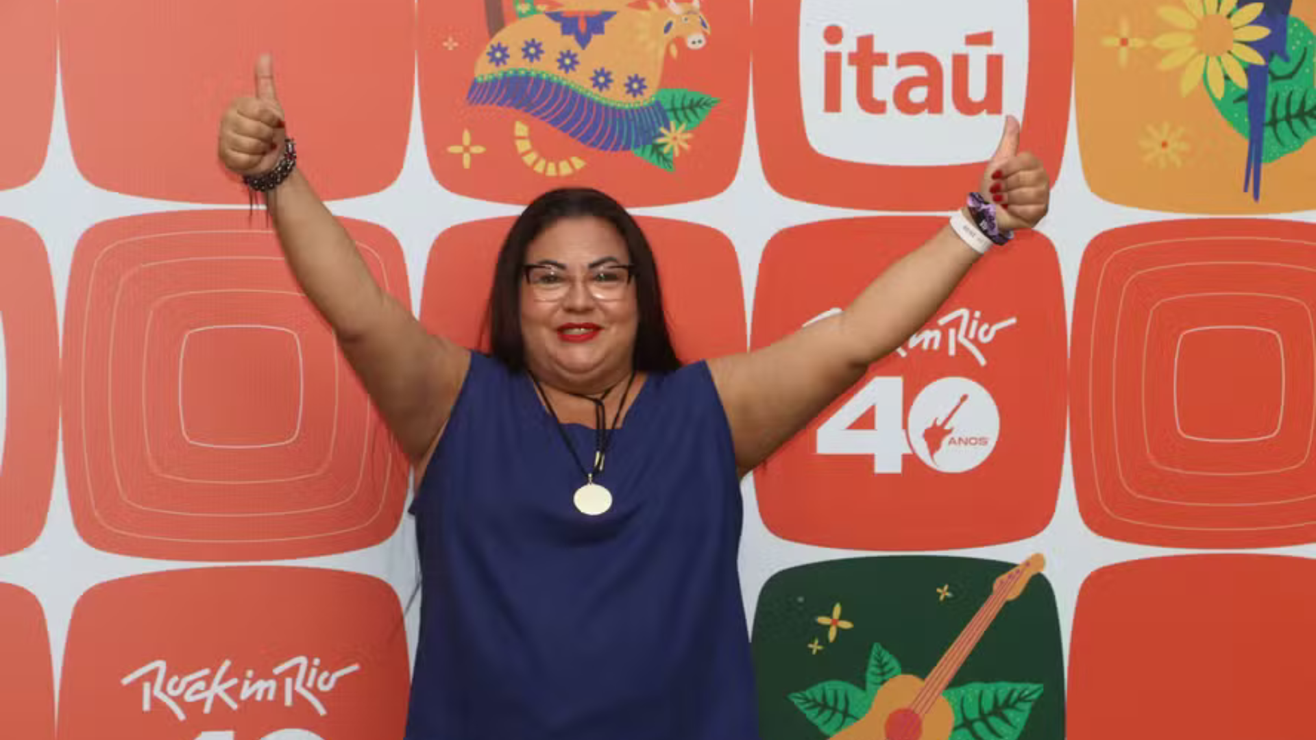 Mulher do meme ‘Que Xou da Xuxa É Esse, assiste show da cantora: “Curtindo”