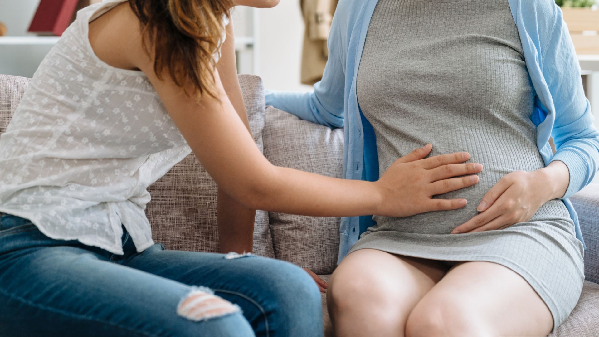 Mulher faz o impensável e ajuda marido a engravidar melhor amiga: entenda