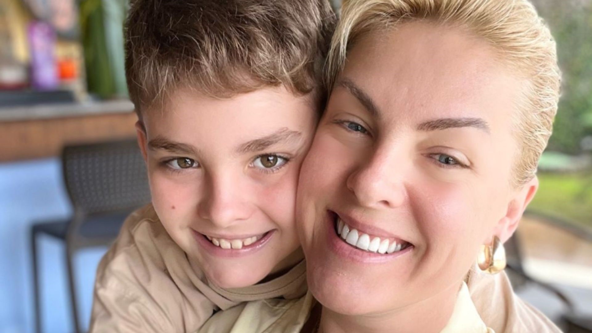 ‘Nossa vida se transformou’, diz Ana Hickmann em declaração emocionante ao filho