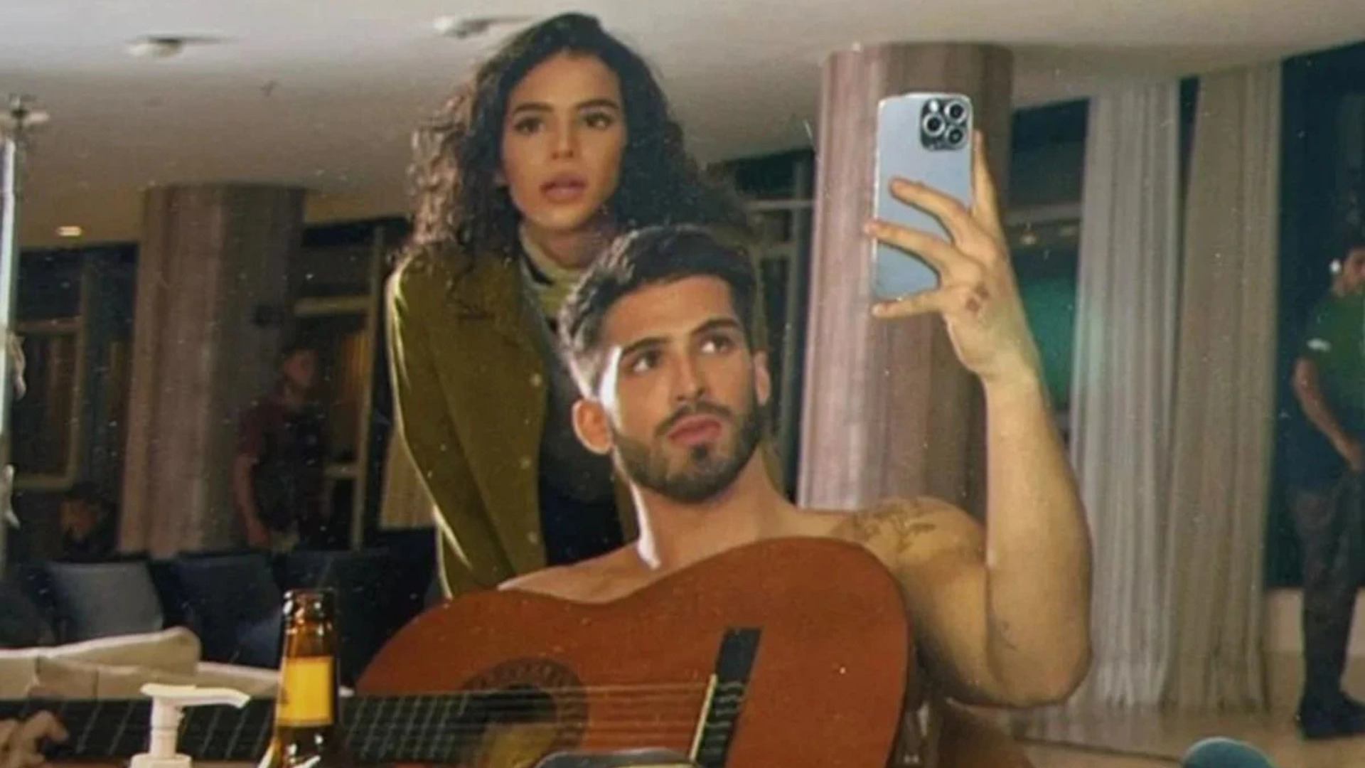 João Guilherme faz declaração de amor para Bruna Marquezine
