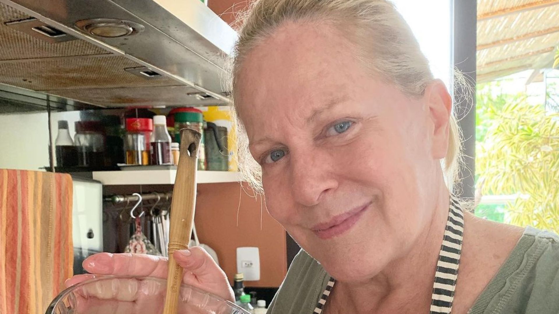 Lucinha Lins reclama de falta de pagamento de reprises da Globo e Record: ‘Não recebo um tostão’