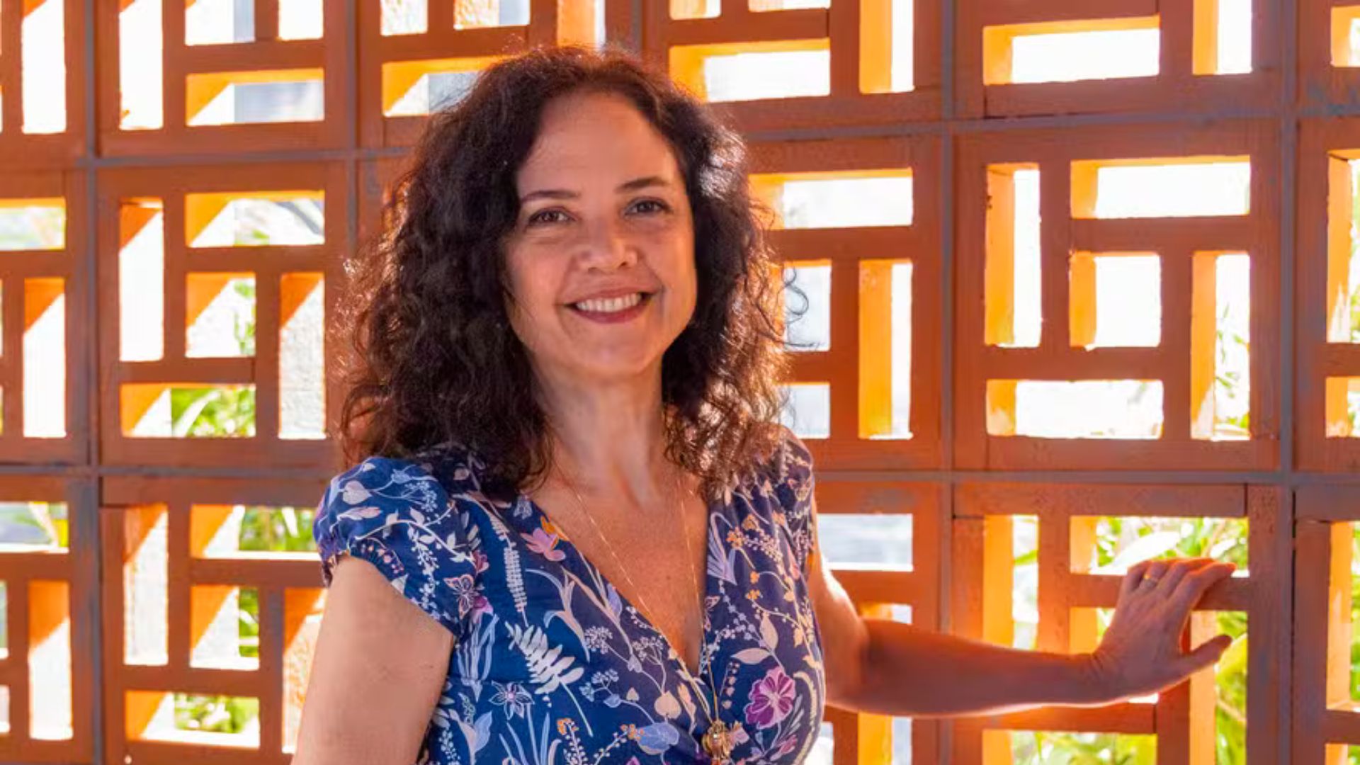 Fora da TV há 9 anos, atriz de Volta por Cima retorna à Globo e abre o jogo sobre “geladeira”