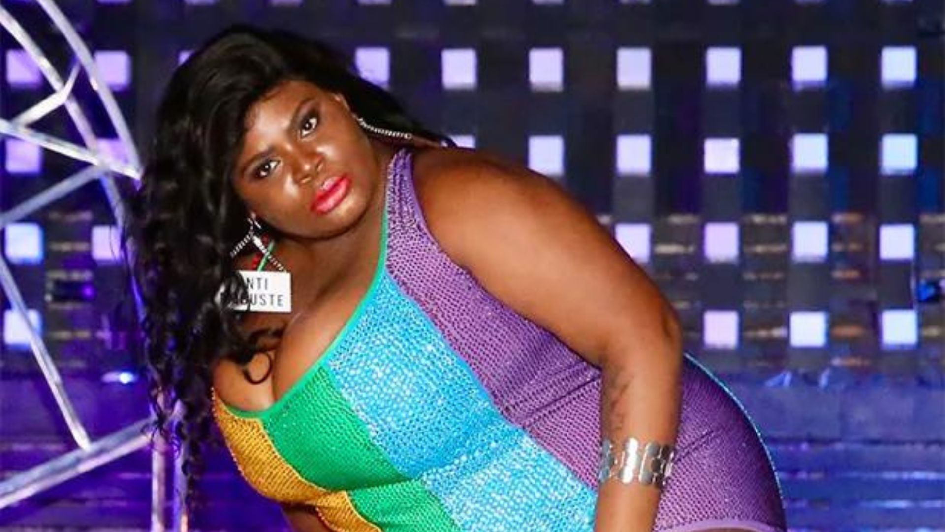 Grupo LGBT move processo contra Jojo Todynho após remoção de música e foto com Michelle Bolsonaro