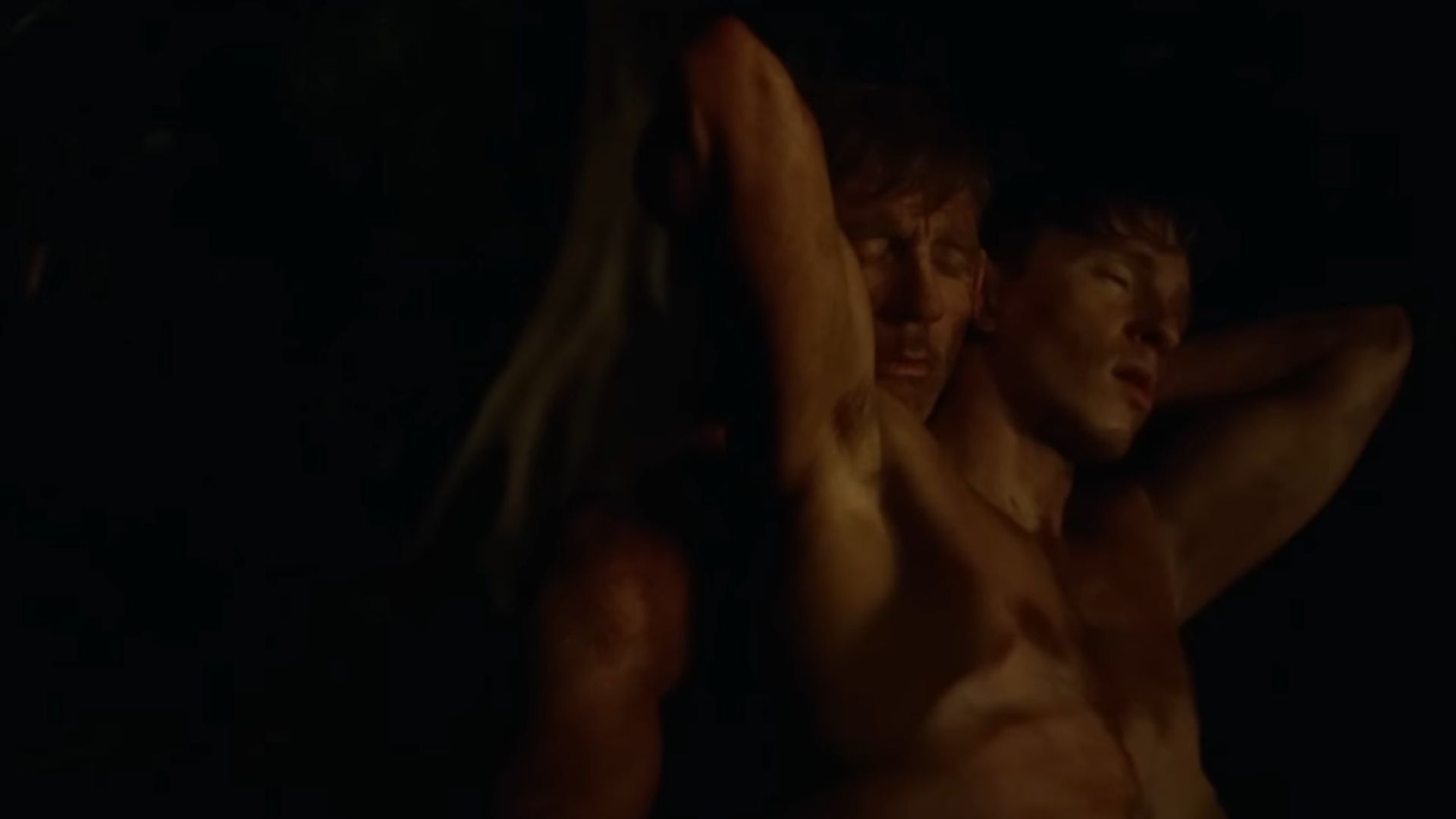 Daniel Craig protagoniza cenas quentes com Drew Starkey no trailer de Queer