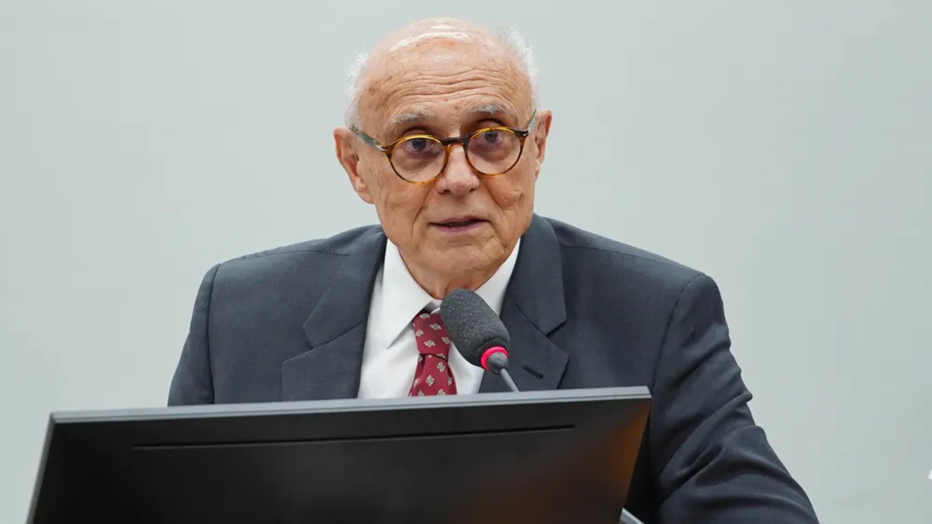 Médico explica sobre doença aos 83 anos após diagnóstico de Eduardo Suplicy