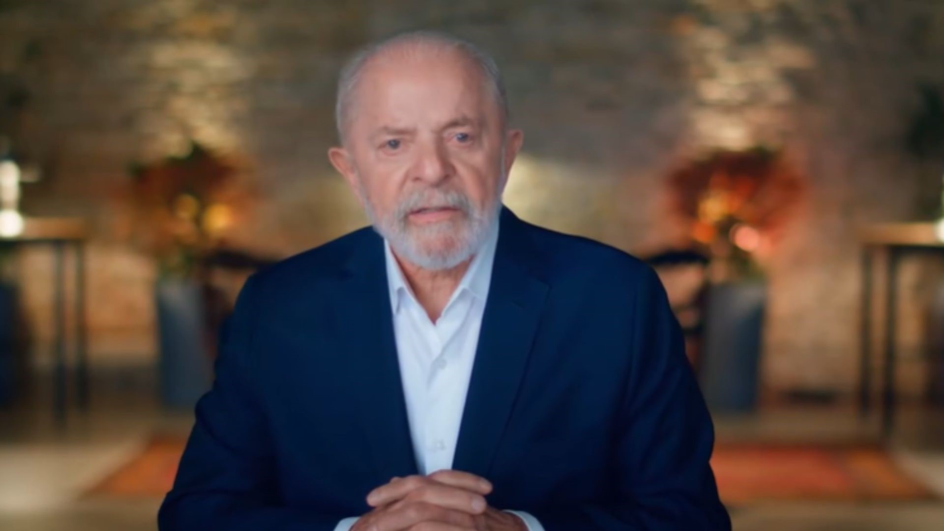 Presidente Lula passará a noite no hospital após realizar exames