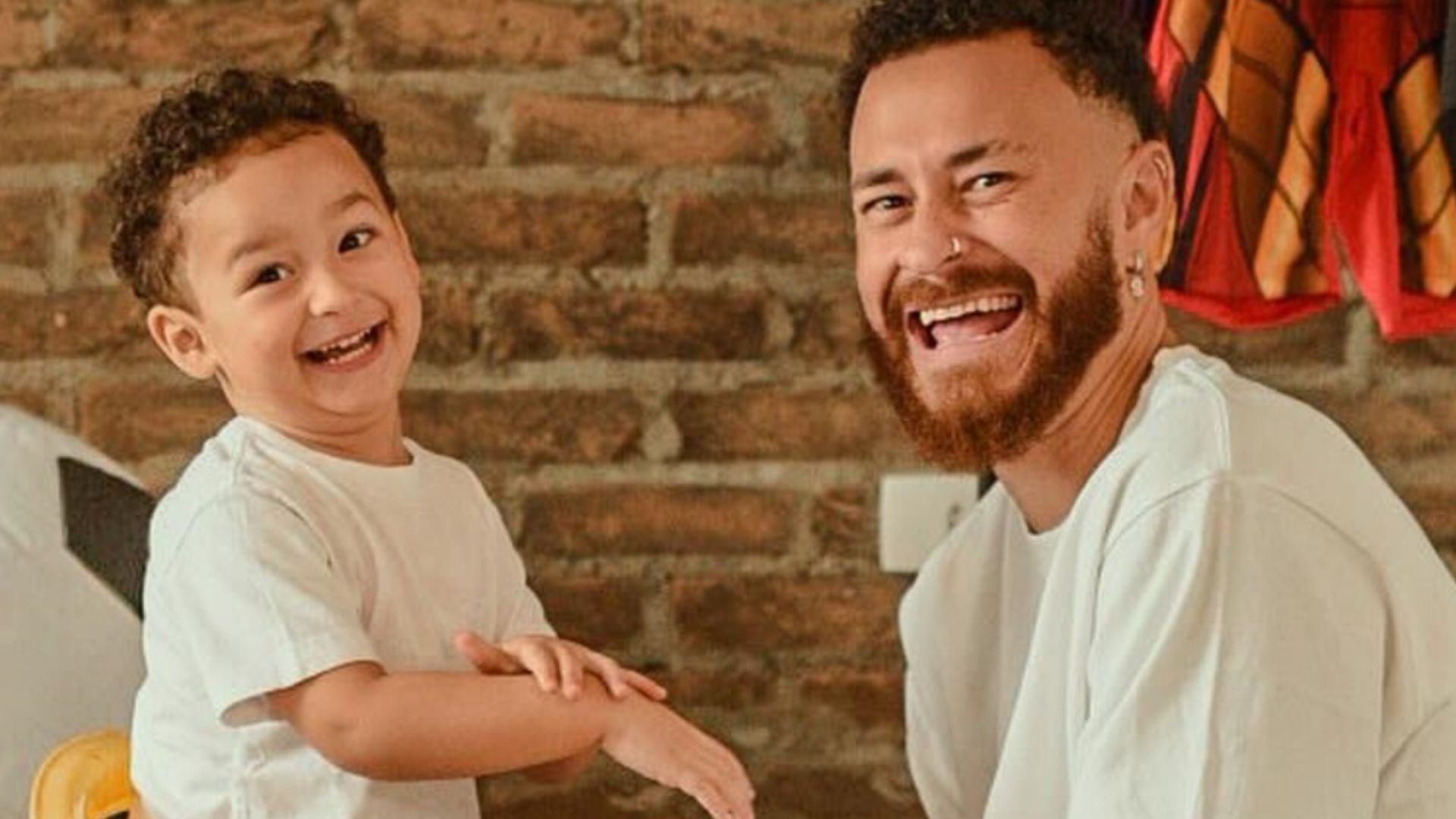 Filho de Fred e Bianca Andrade aprende o que é impedimento aos 3 anos