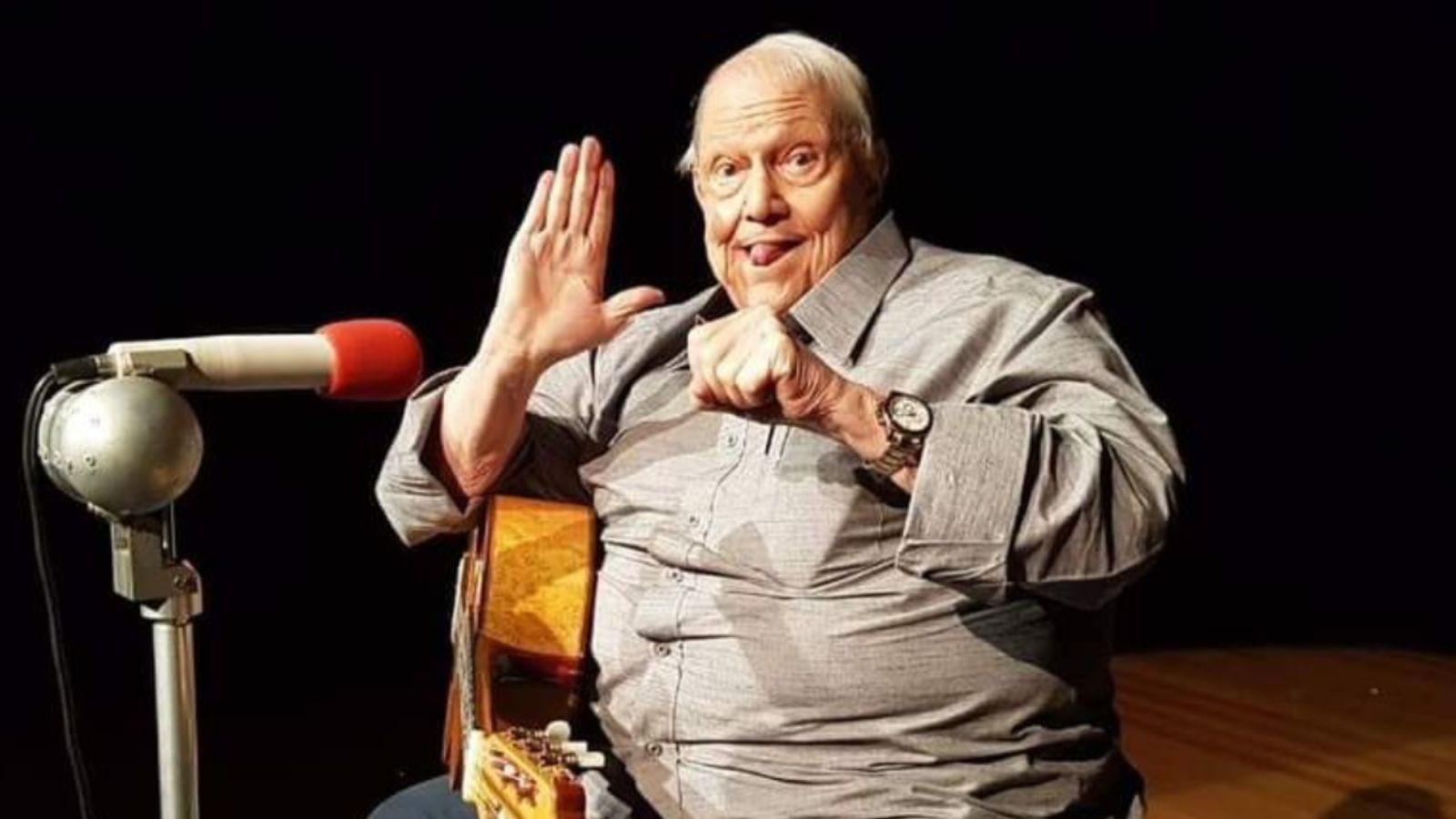 Luto! Famosos e amigos lamentam a morte de Ary Toledo