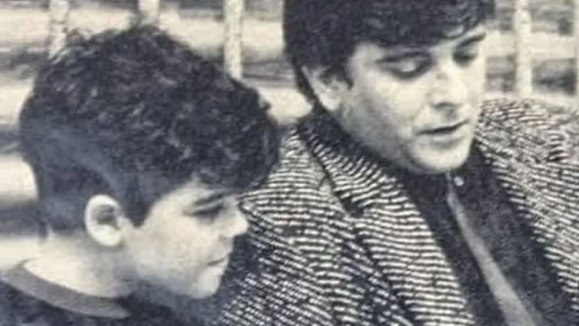 Irmã de João Rebello encontra foto do ator ao lado de Jorge Fernando