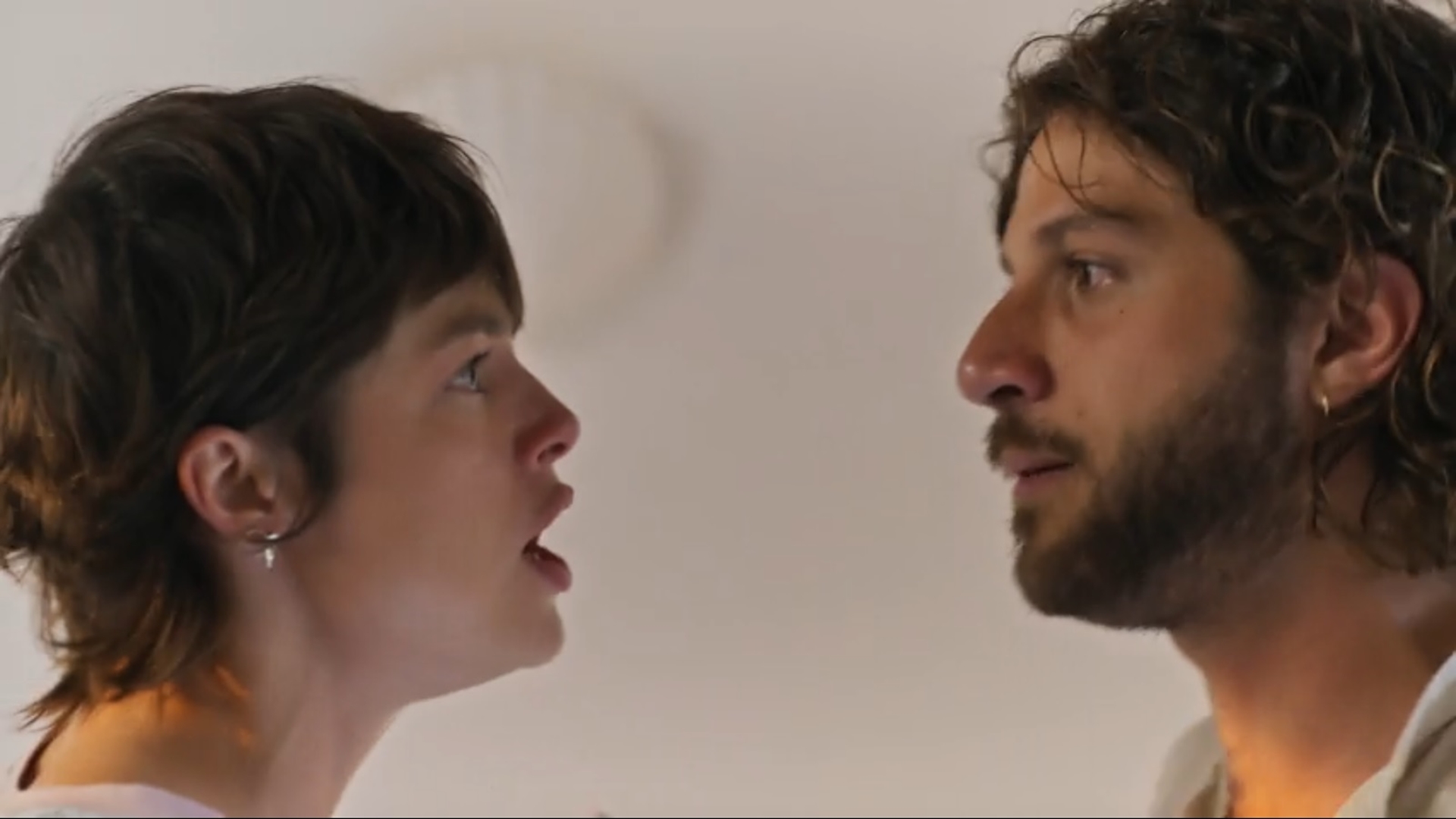 Em Mania de Você, Rudá fala demais e Luma confronta Mavi sobre crime: ‘É isso?’