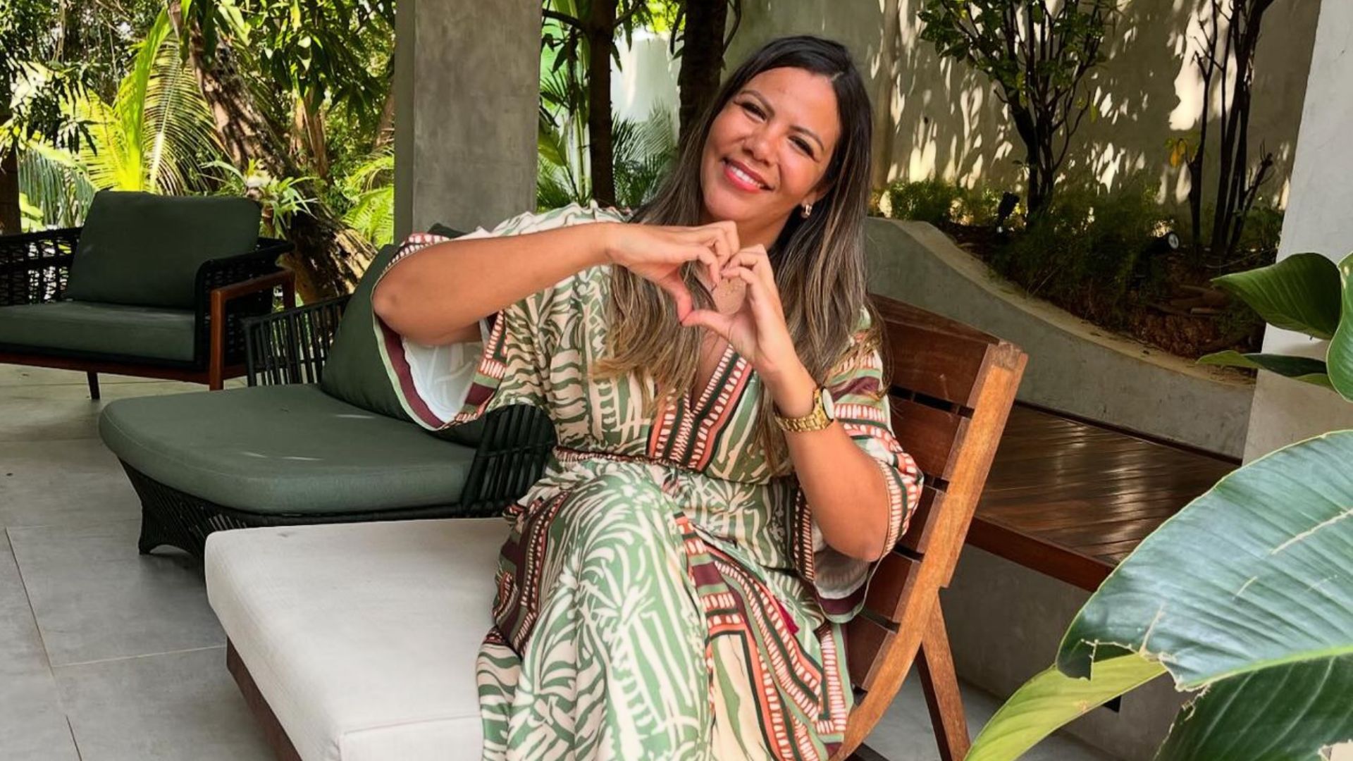 Mani Rego recebe apoio do público após tomar medidas legais contra Davi Brito