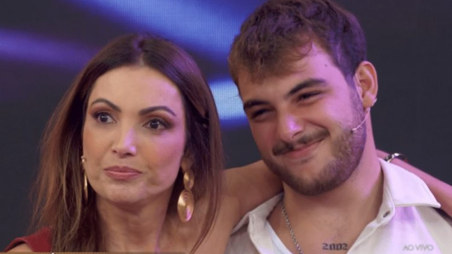 Patrícia Poeta revela ‘toque’ do filho por meio de ligação enquanto estava no ar: “Não tá legal”