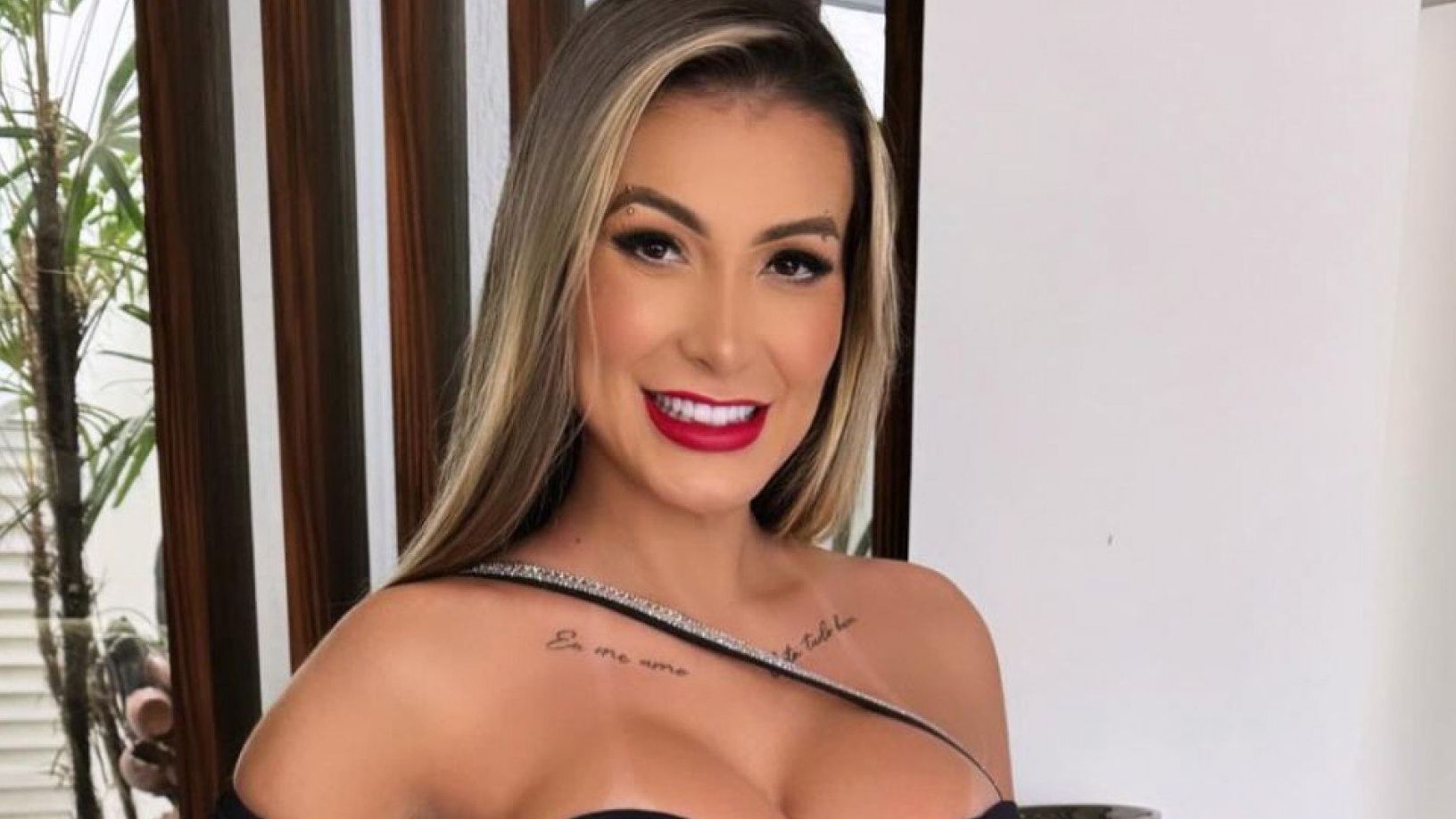 Andressa Urach explica cuspe em briga com Juju Ferrari: ‘Ela tem sorte’