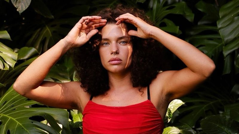 Bruna Linzmeyer abre o coração sobre seu tipo de mulher: ‘Me encanto muito’