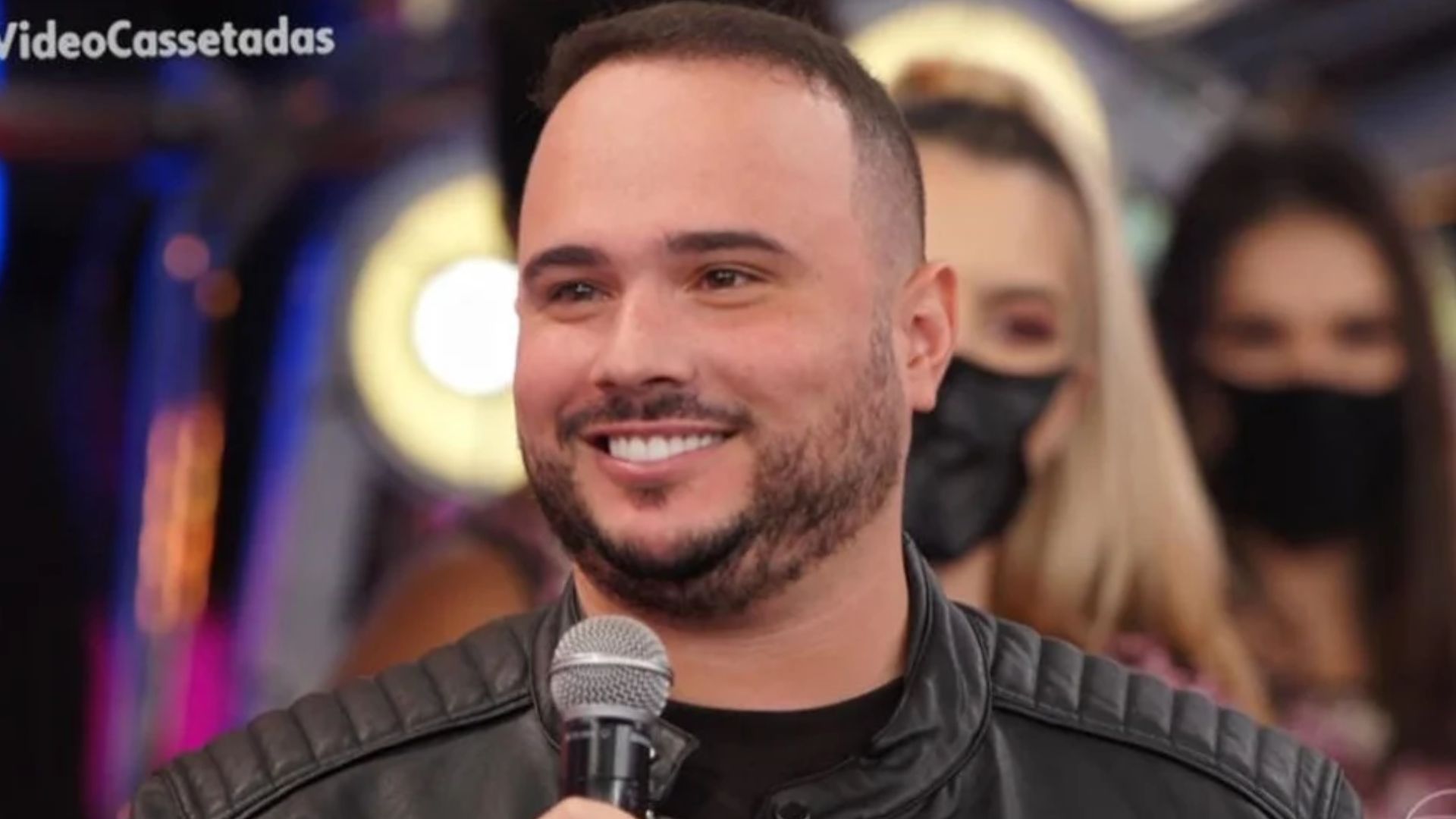 Ed Gama celebra alta e revela motivo de internação: ‘Eu venci…’