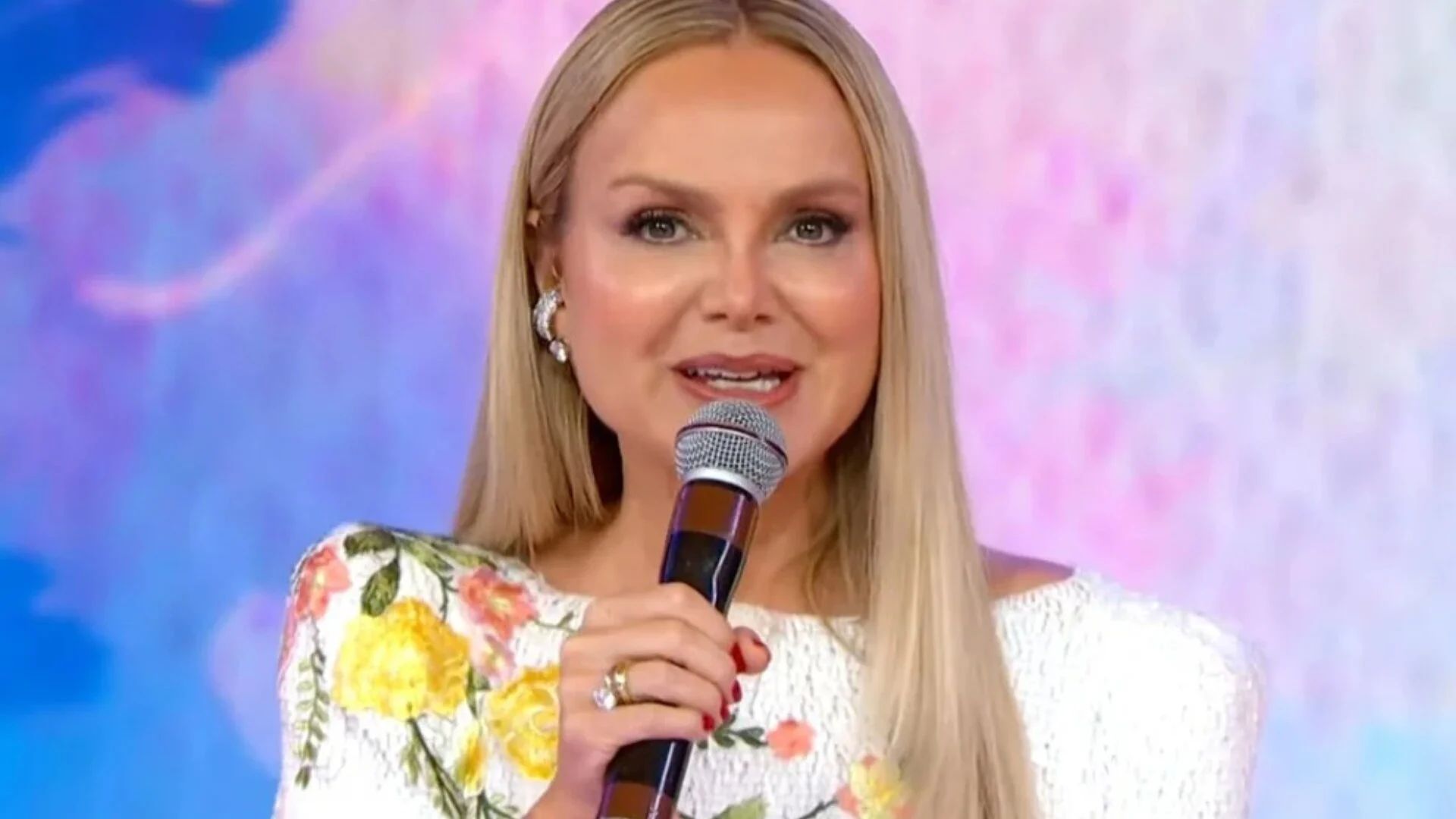 Eliana volta ao SBT e se emociona no ‘Teleton’: ‘Deixo um pouco de mim aqui’